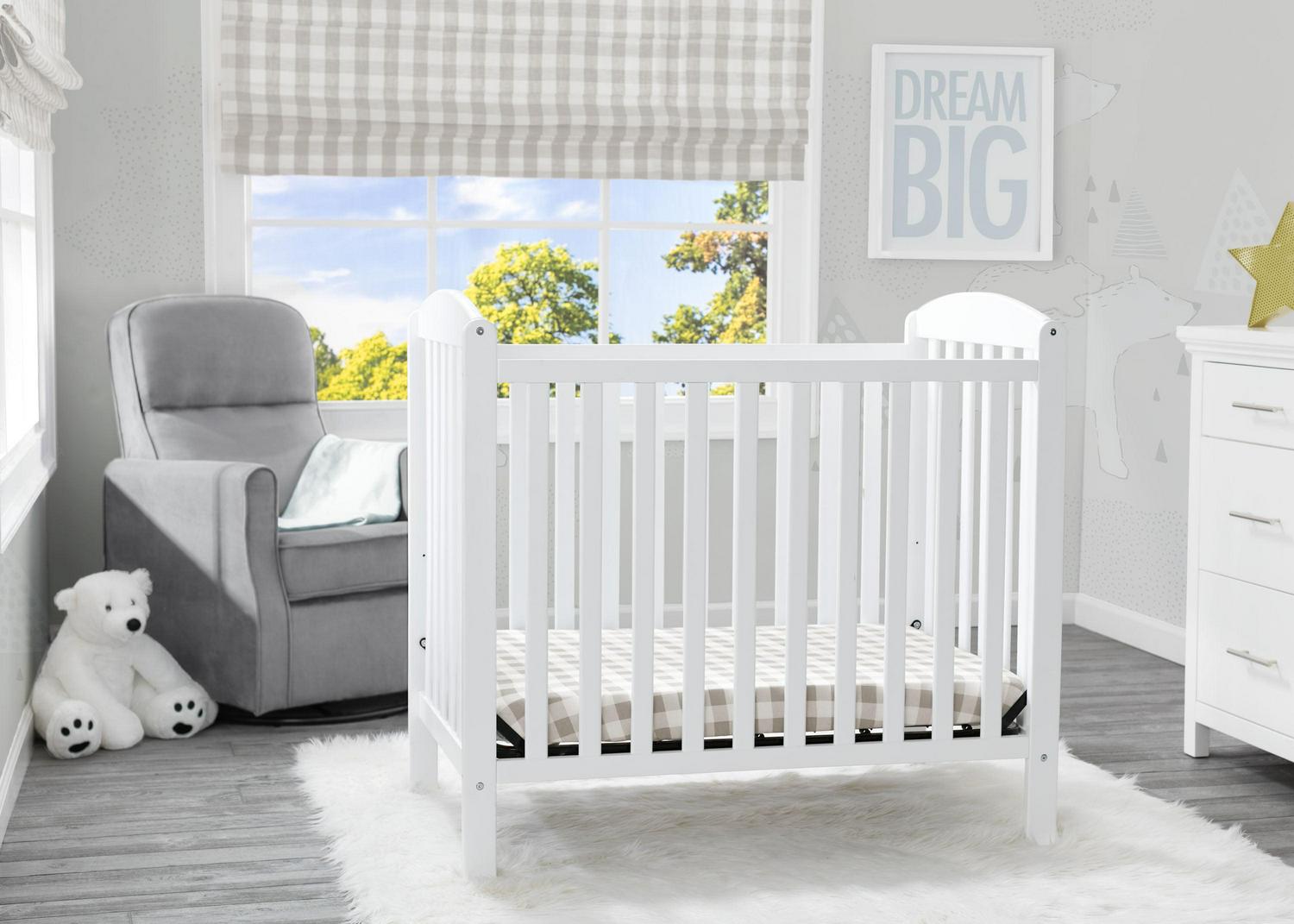 Delta Children NEW Gateway Mini Convertible Baby Crib with Mattress. Bianca White