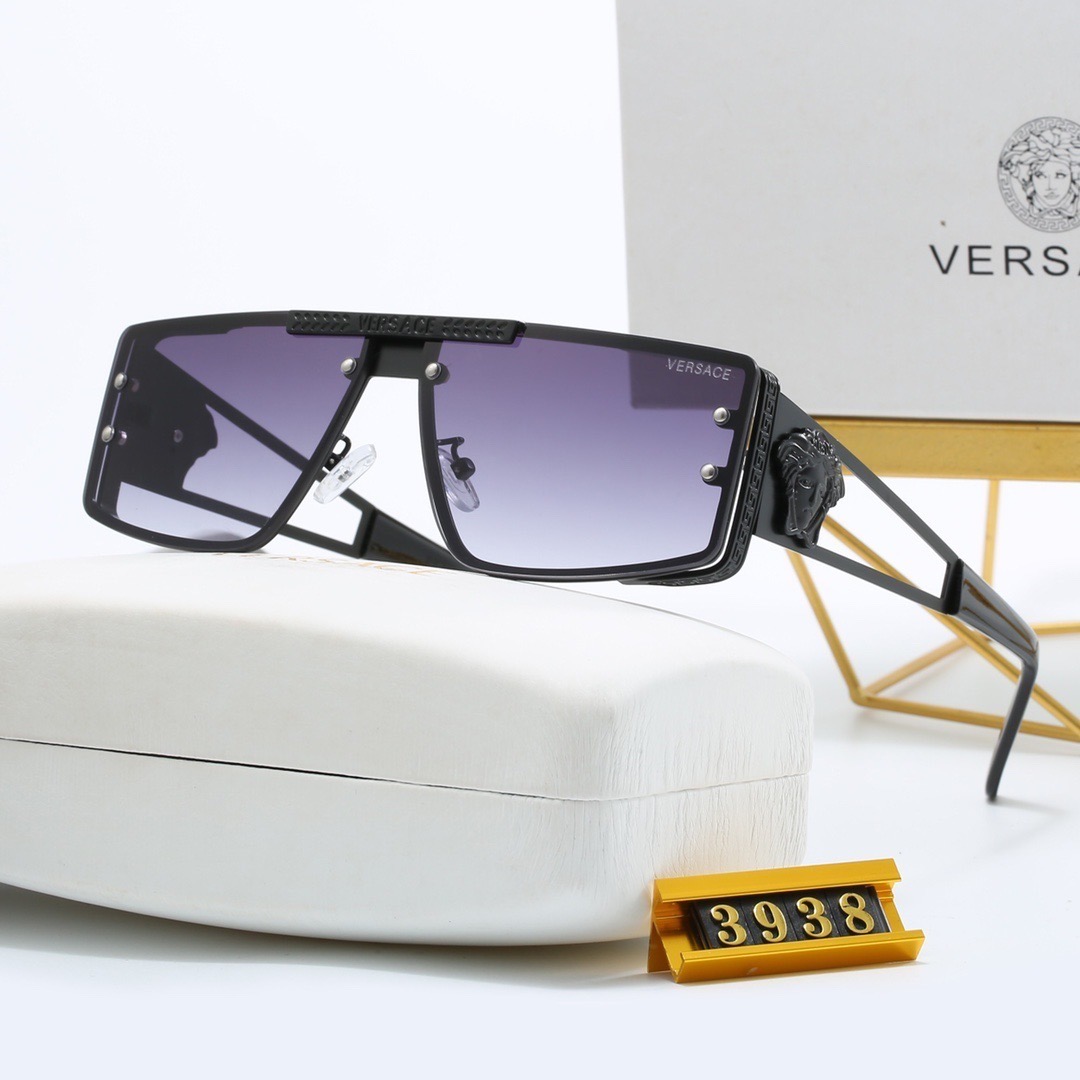 Versace Fashionable Sunglasses