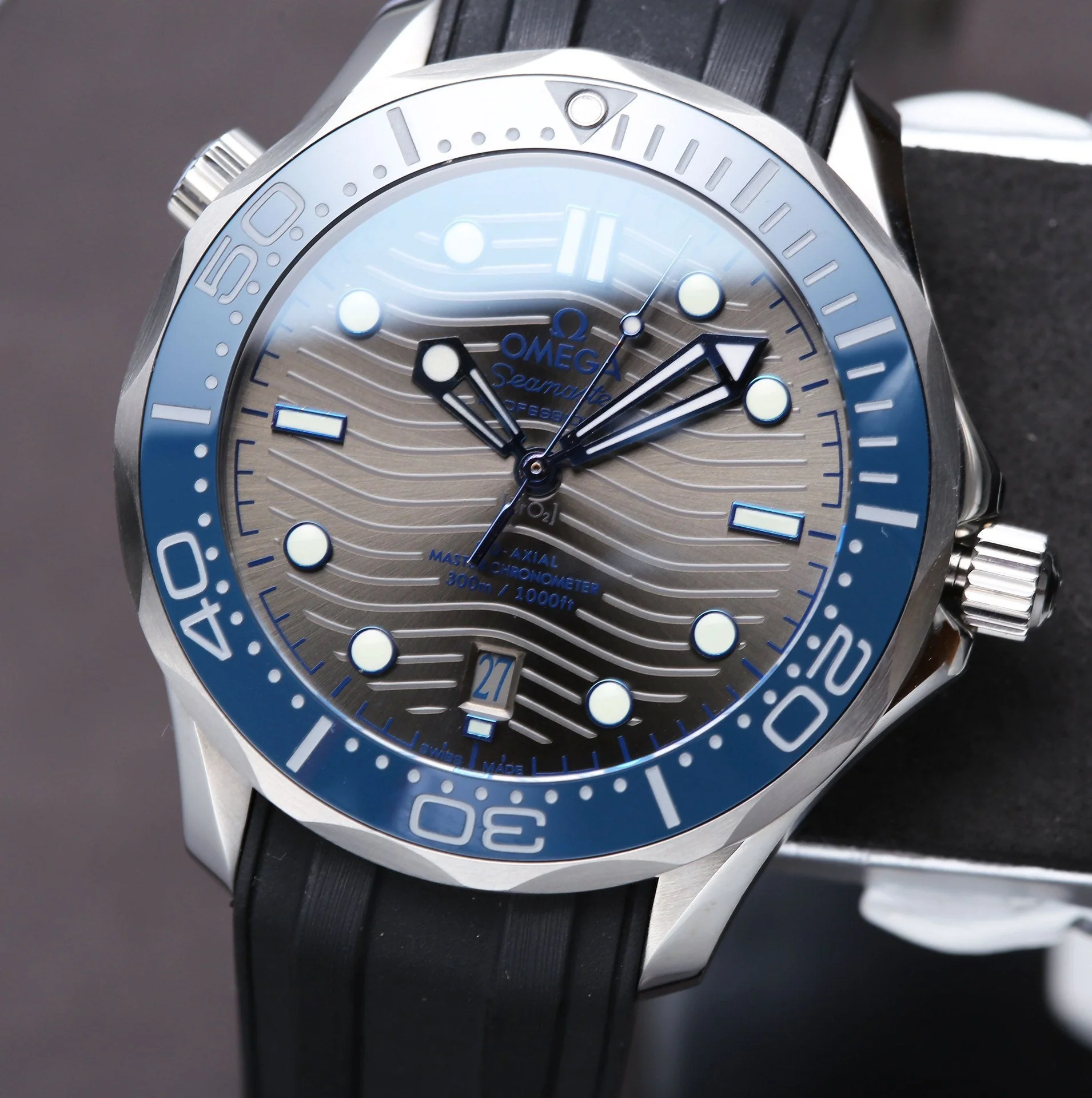 Omega Watch SEAMASTER DIVER 300 GREY DIAL BLACK RUBBER