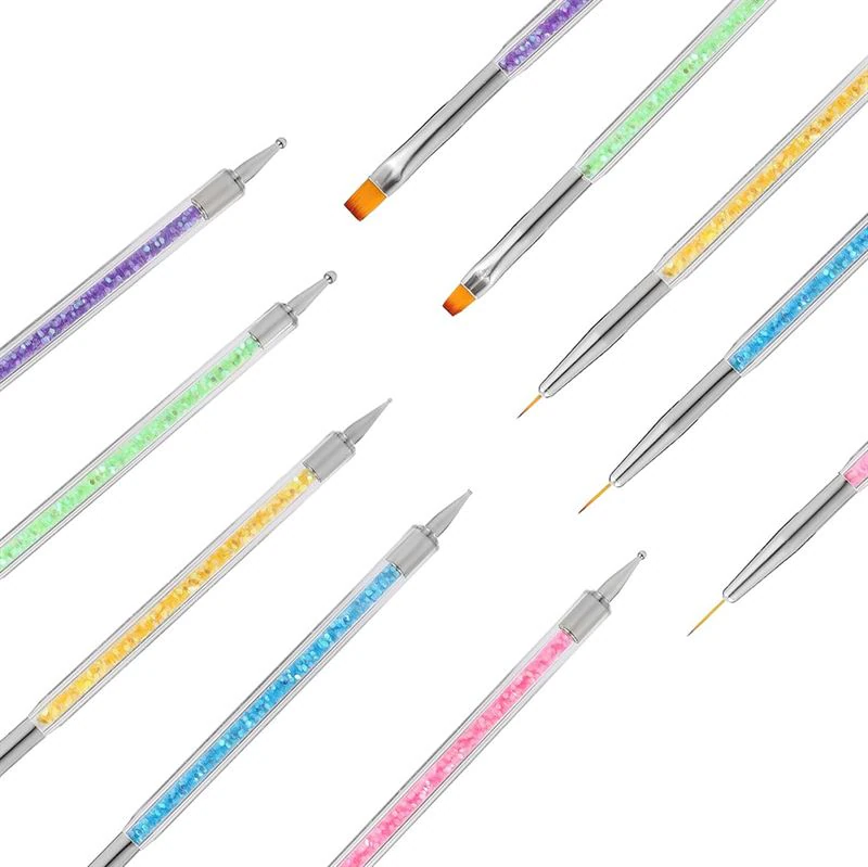 Nagelpinsel und Dotting-Tools
