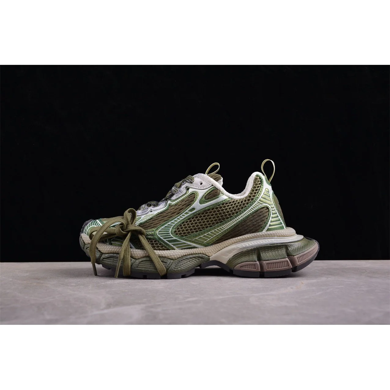 BALENCIAGA 3XL x OLIVE GREEN