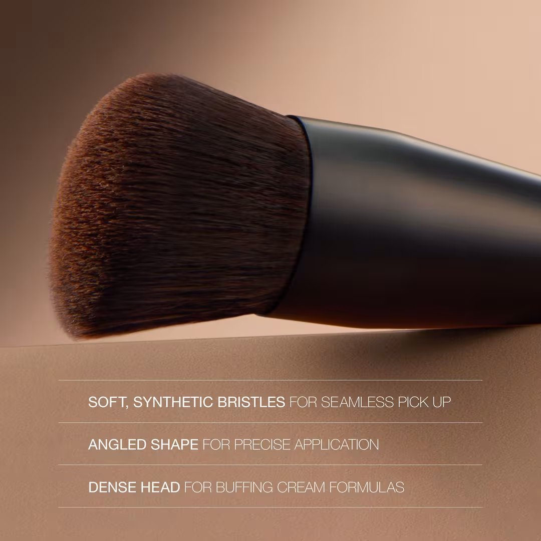 NARS  #17 Cream Cheek Brush