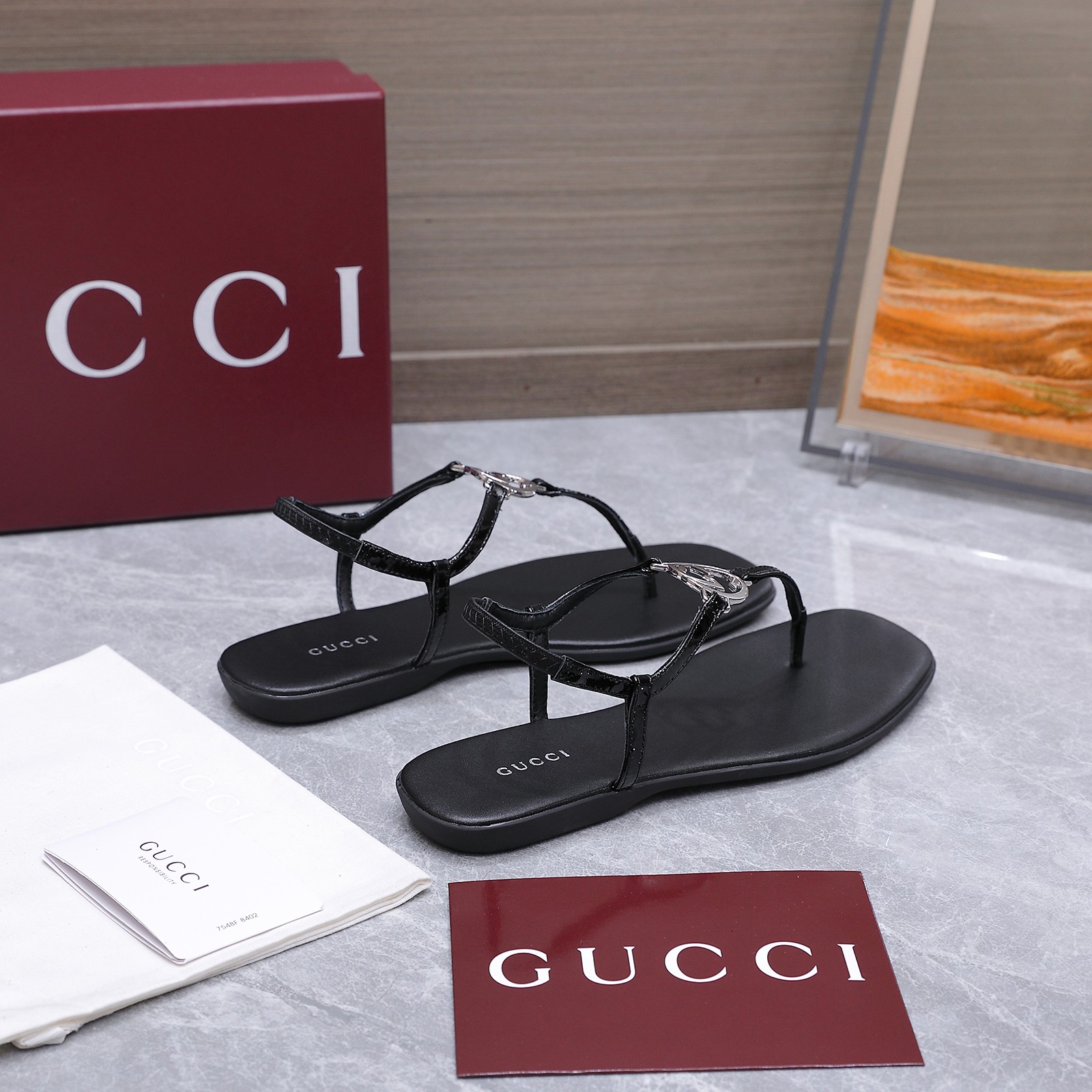 Gucci GG Round Buckle Thong Sandals