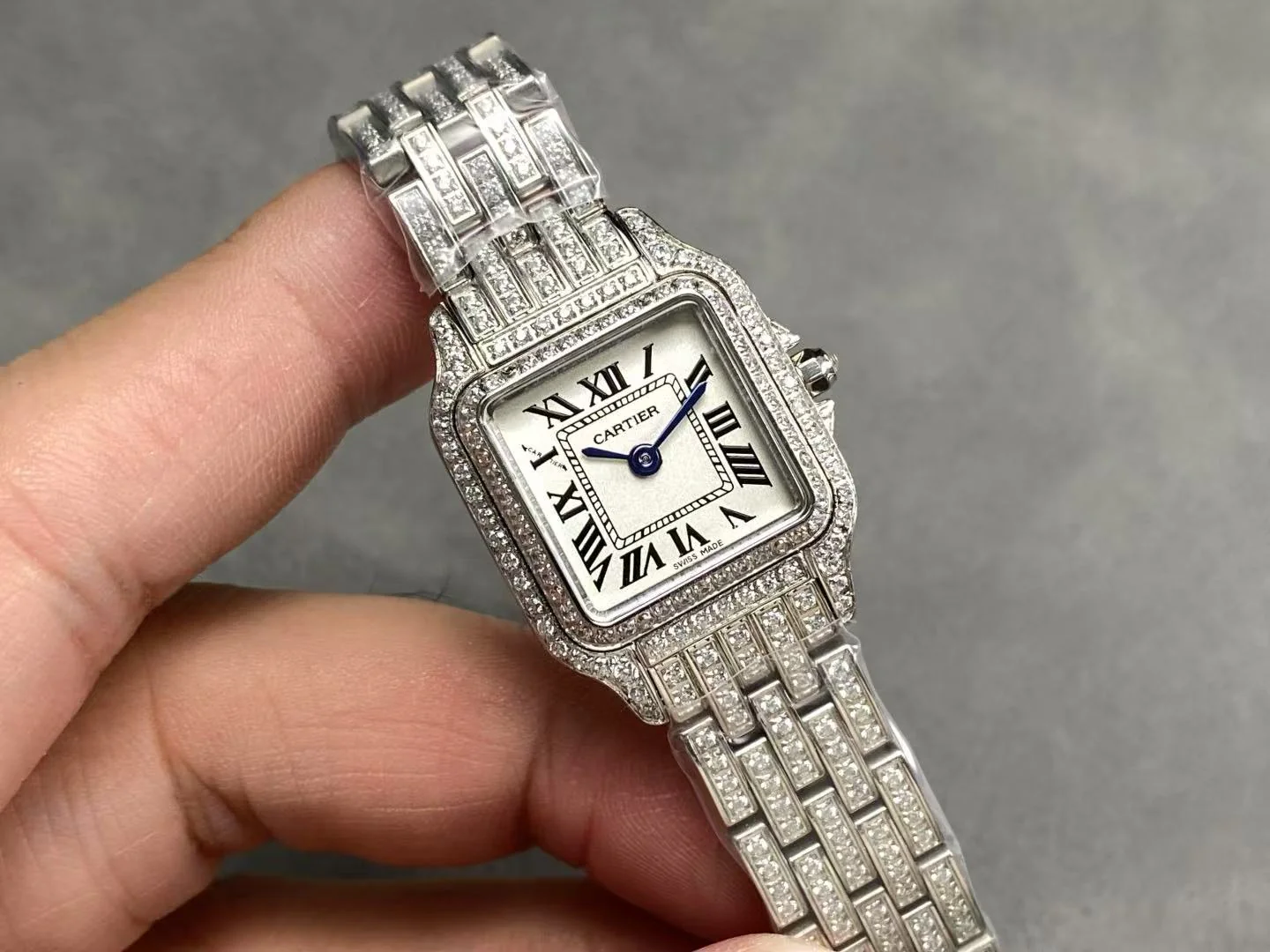 Cartier Watch Panthere de Cartier Medium White Gold 415 Diamonds