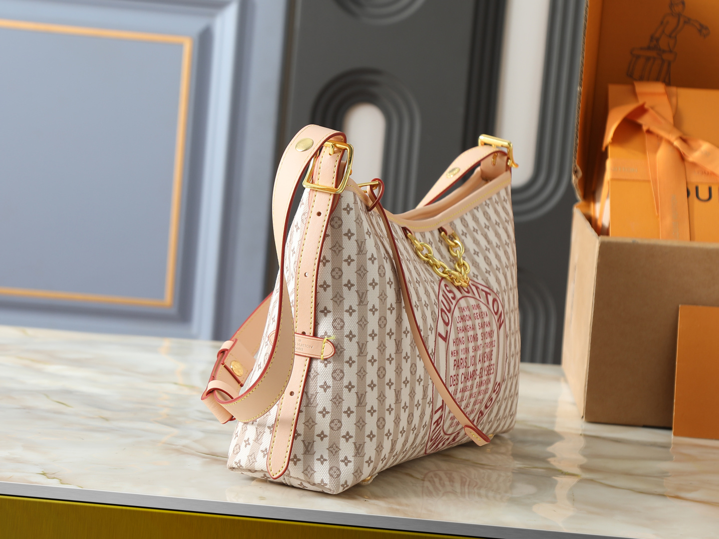 LV Carryall East West Handbag