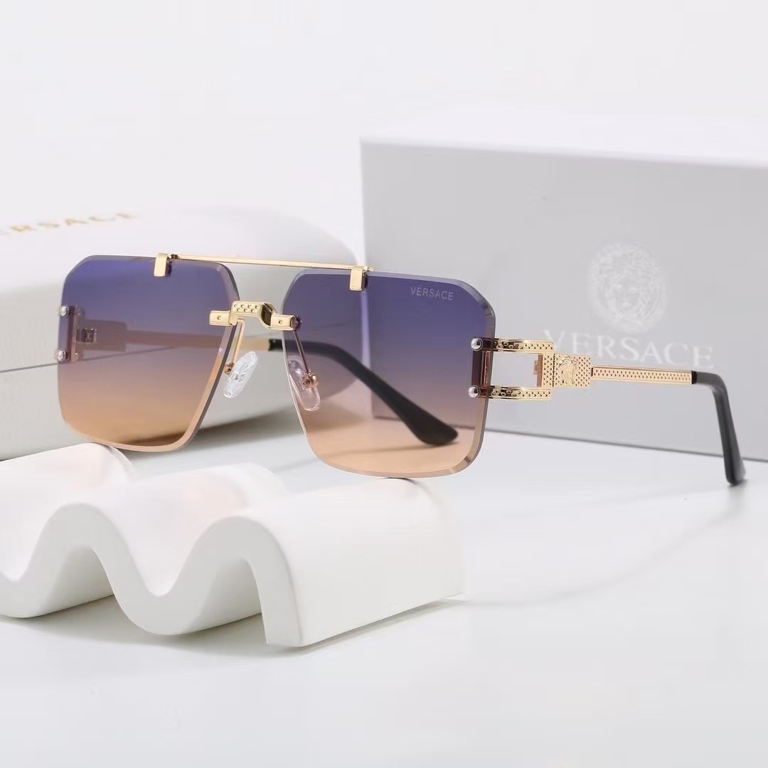 Versace Fashionable Sunglasses