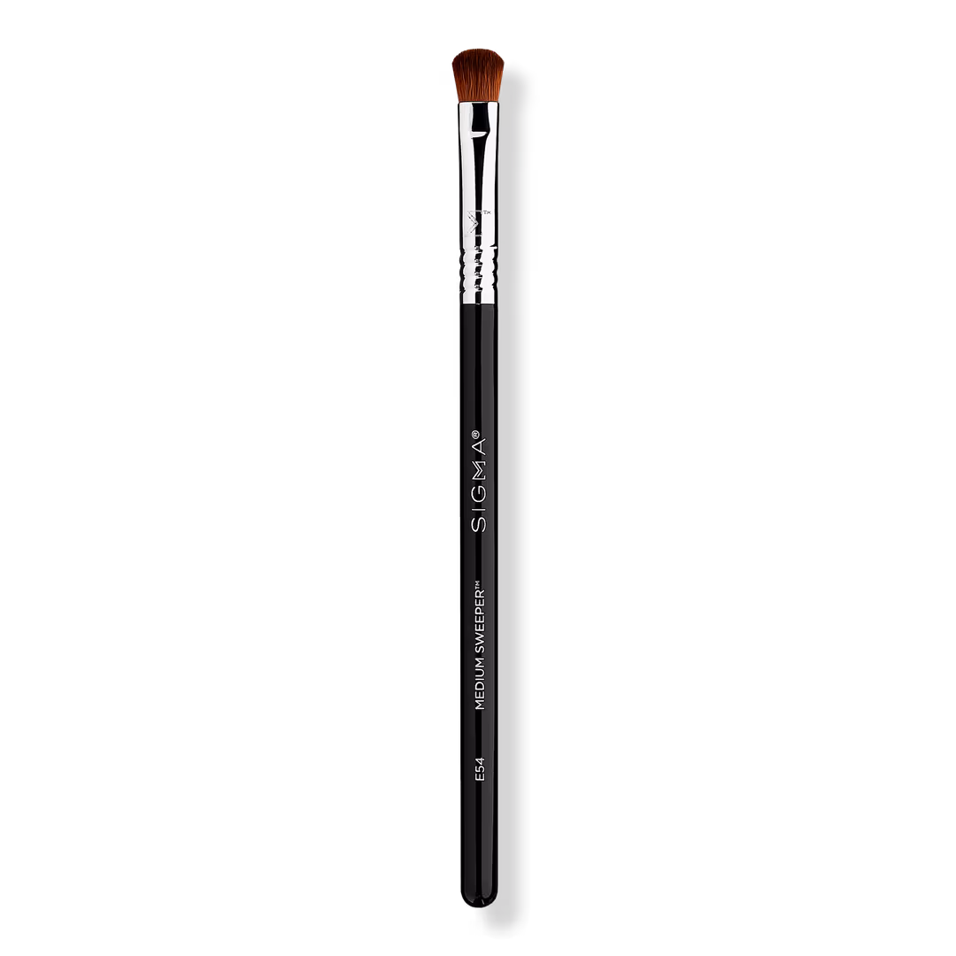 Sigma Beauty  E54 Medium Sweeper Brush