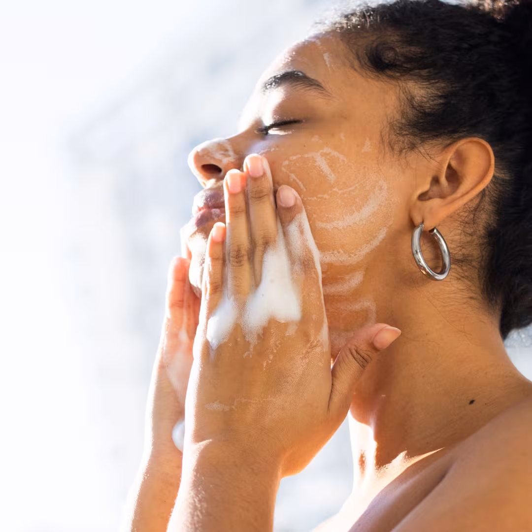 Makari  Renewal Glow Cleansing Foam