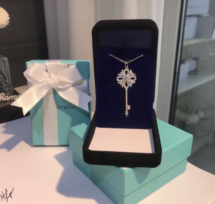 Tiffany Keys, Tiffany Victoria® Key Pendant