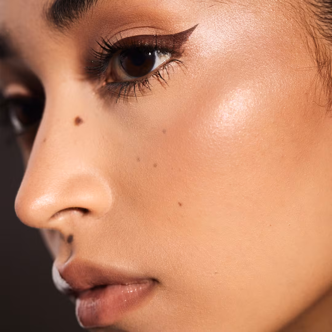 FENTY BEAUTY by Rihanna  Flyliner Longwear Liquid Eyeliner