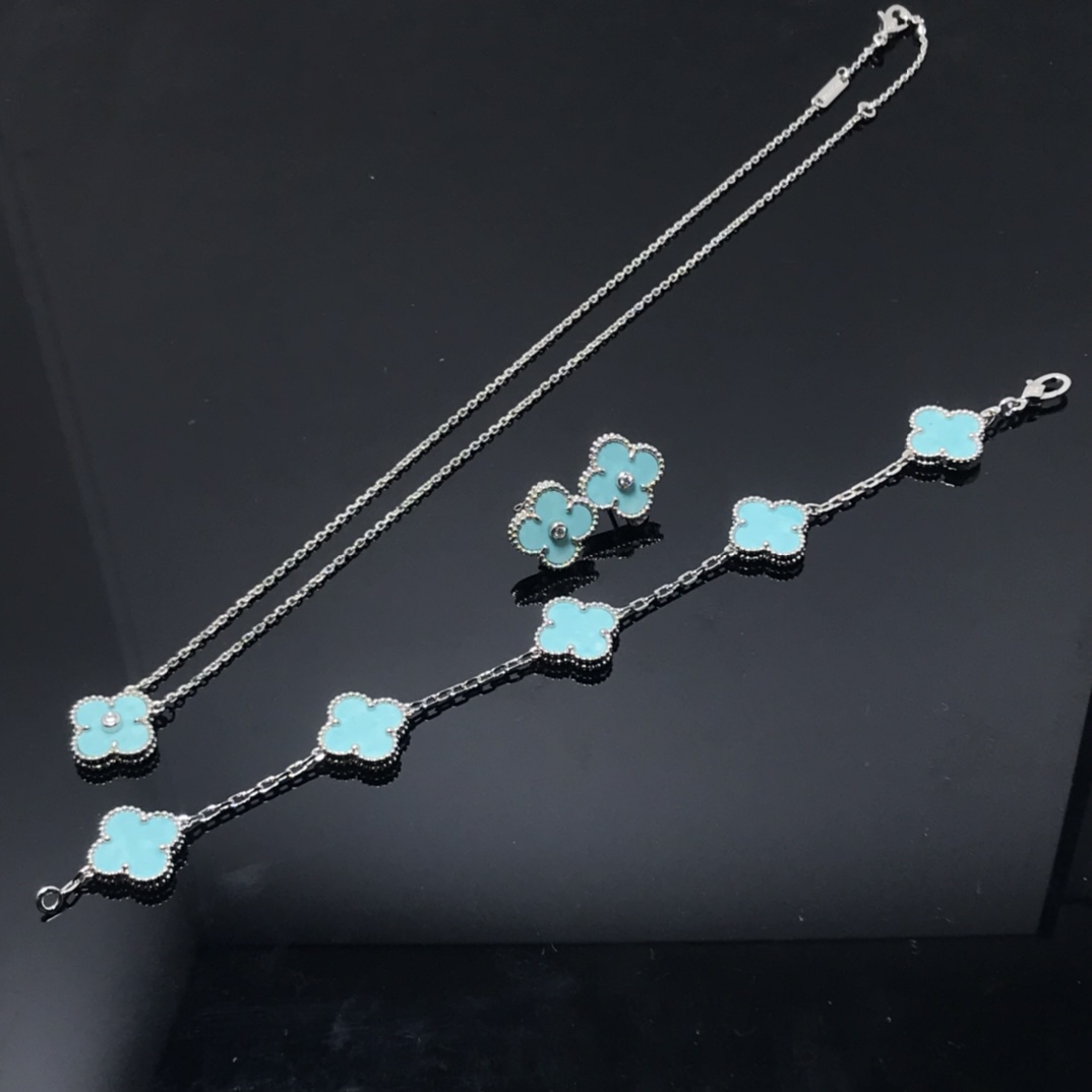 Van Cleef & Arpels Light Blue Clover Stud Earrings with Diamonds, Vintage Alhambra earrings