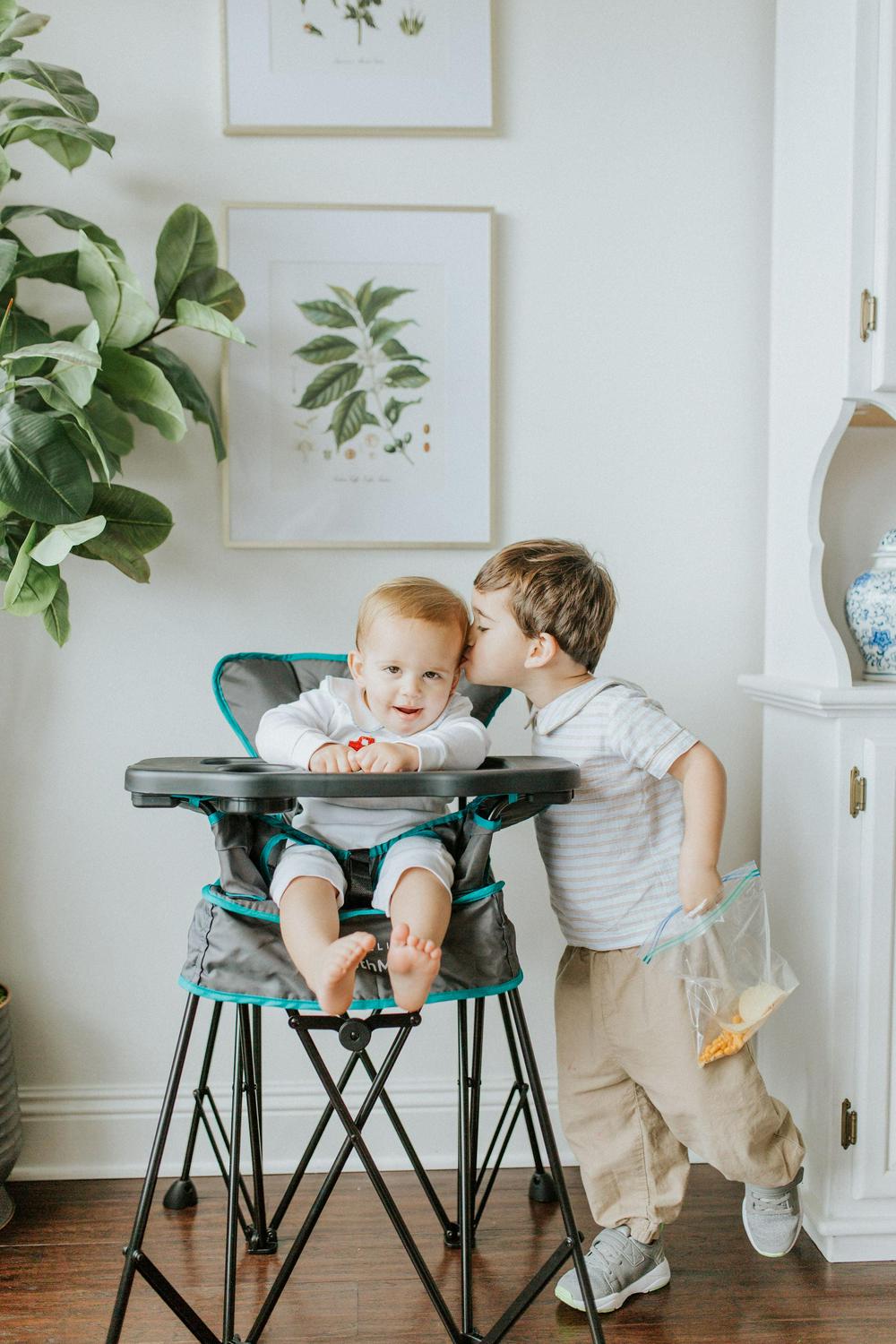 Baby Delight Go with Me Uplift Portable Infant High Chair. Indoor and Outdoor. Teal &amp; Grey (Unisex)