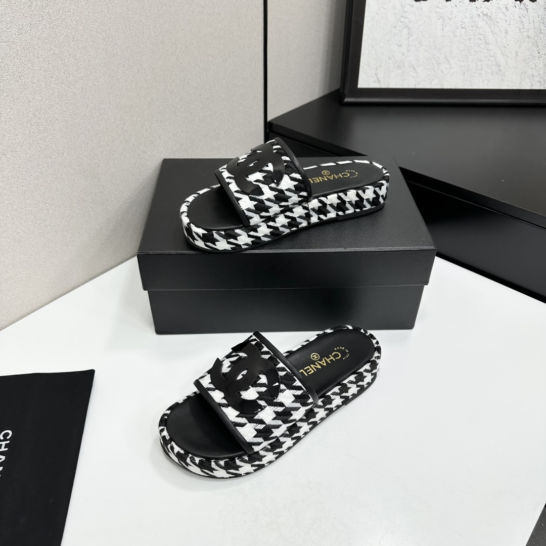 Chanel Women's CC Slide Sandals