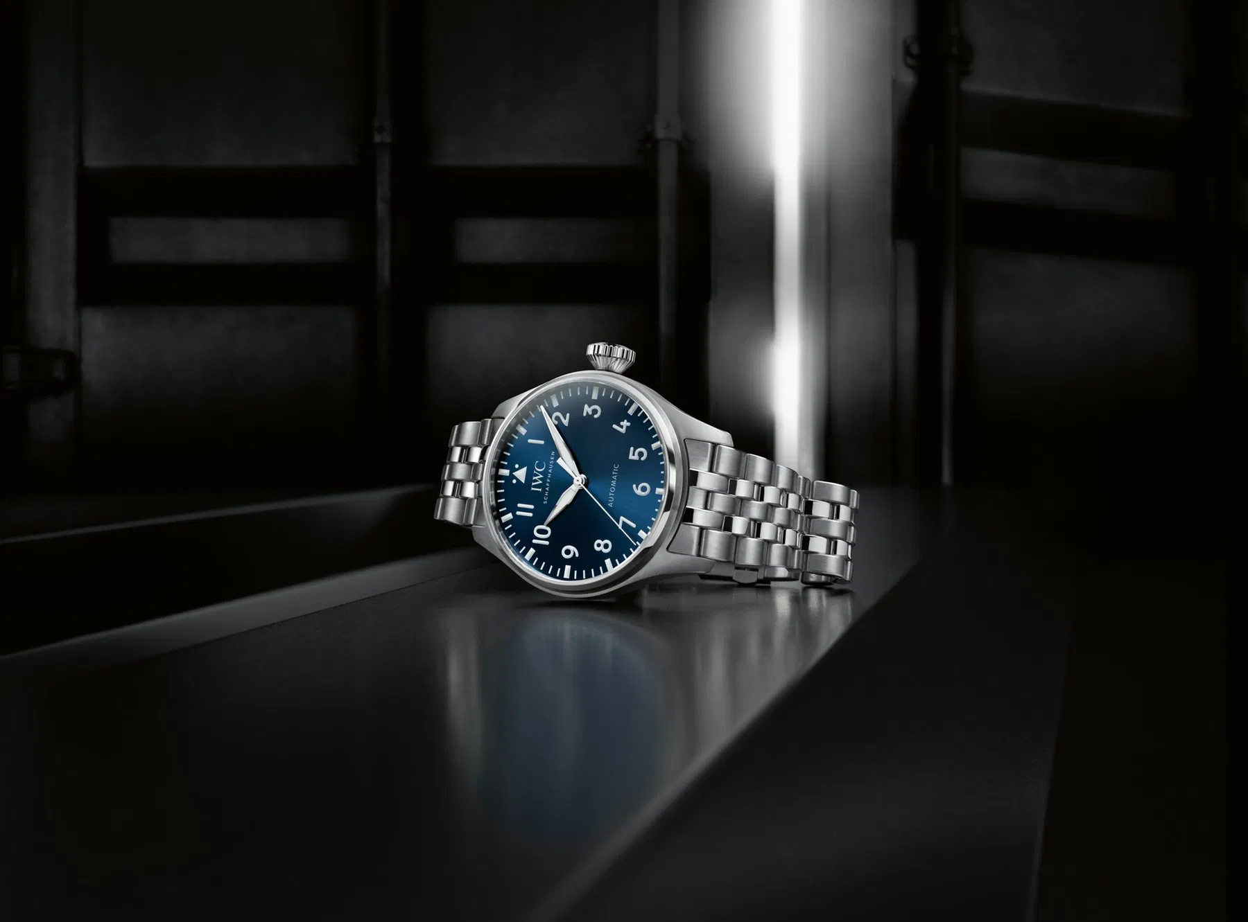 IWC Schaffhausen big Pilots watch 43 iw329304
