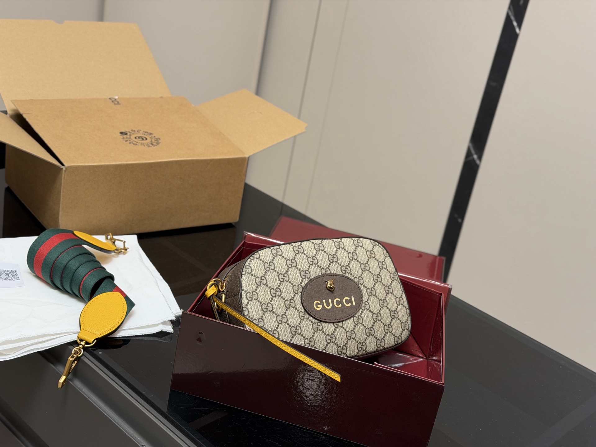 Gucci NeoVintage Camera Messenger Bag