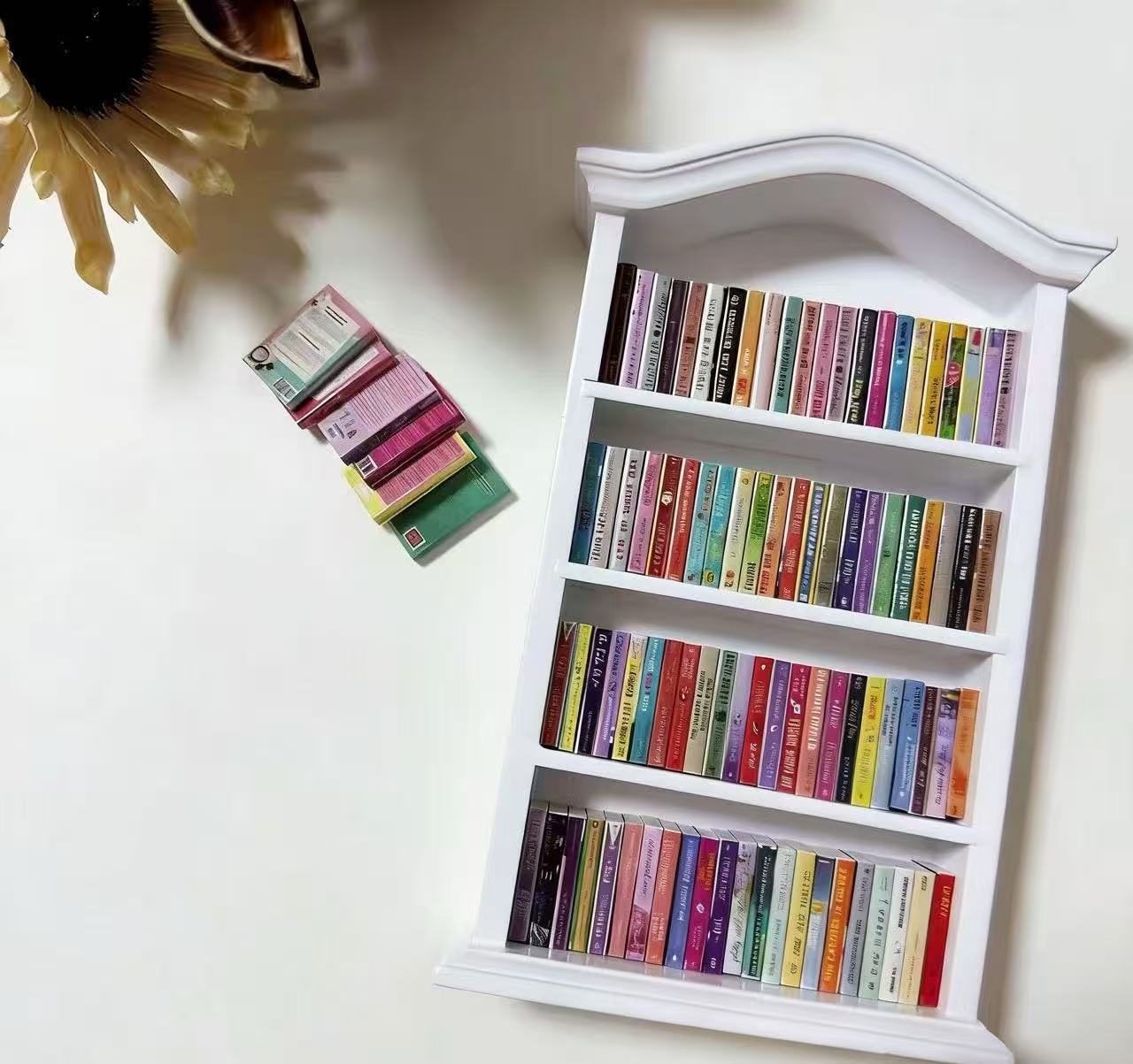 Mini Bookshelf Comes With 90 Mini Books