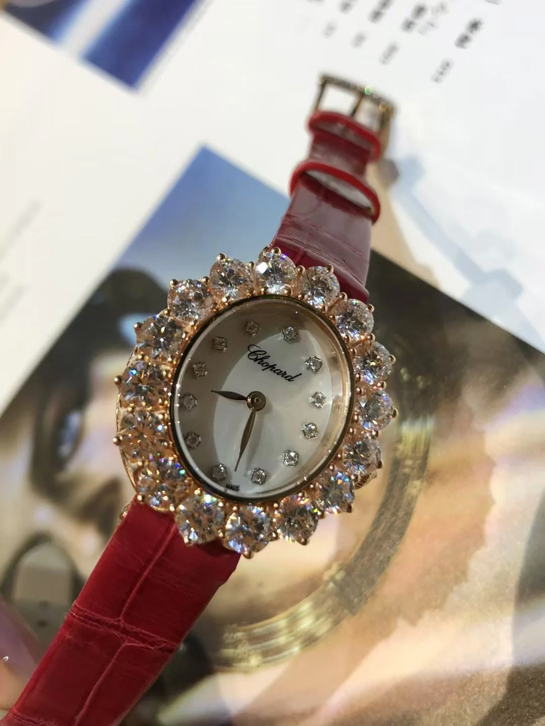Chopard WatchLHeure Du Diamant 27mm Diamond MOP Pearl Dial