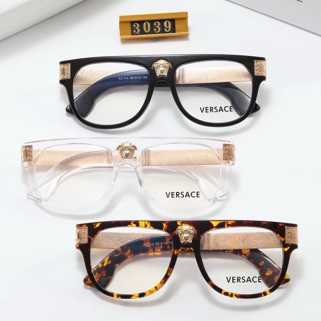 Versace Fashionable Sunglasses