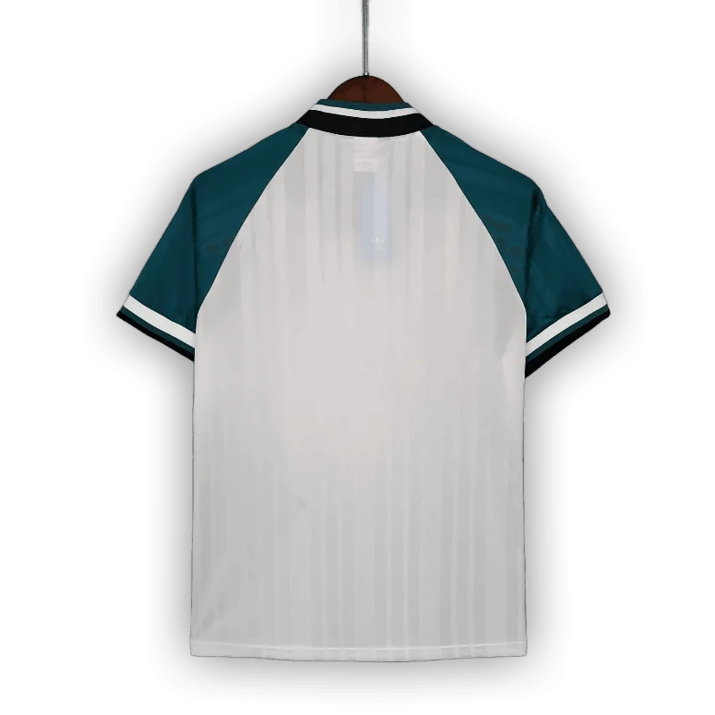 Liverpool 1993/95 Away