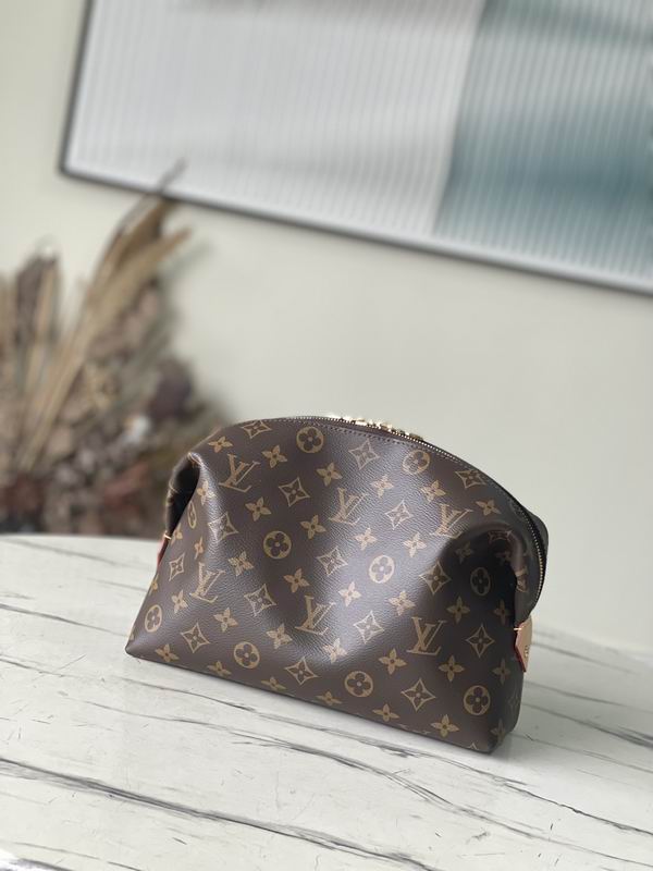 LV 化妆包M46458 27x18x9cm gf