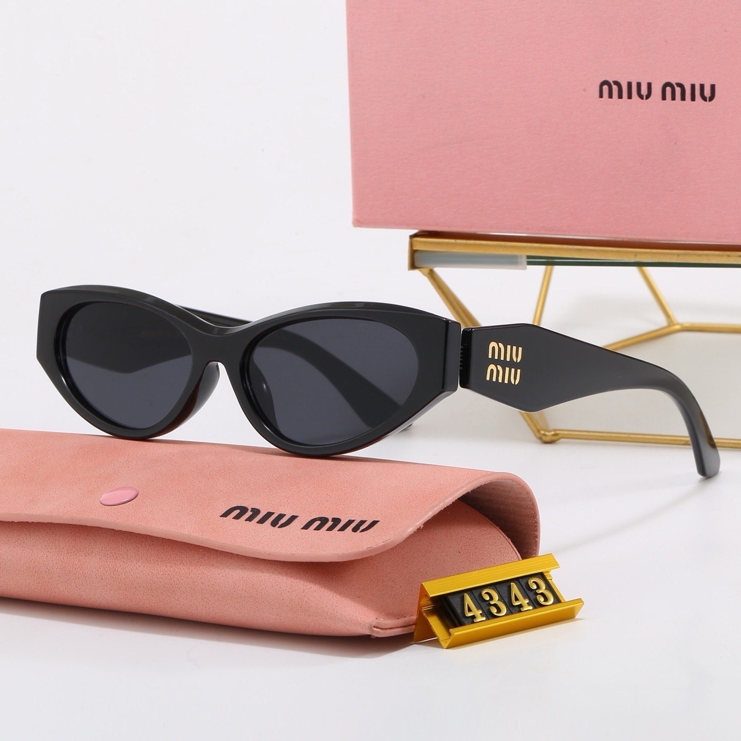Miu Miu Fashionable Sunglasses