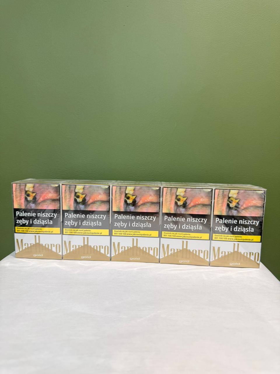 Marlboro Poland 20s Cigarettes x 10 Packs /1 Carton
