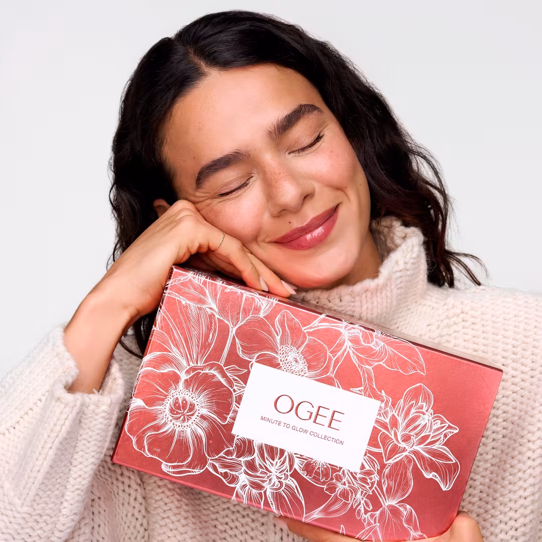 Ogee  Minute To Glow Makeup Set