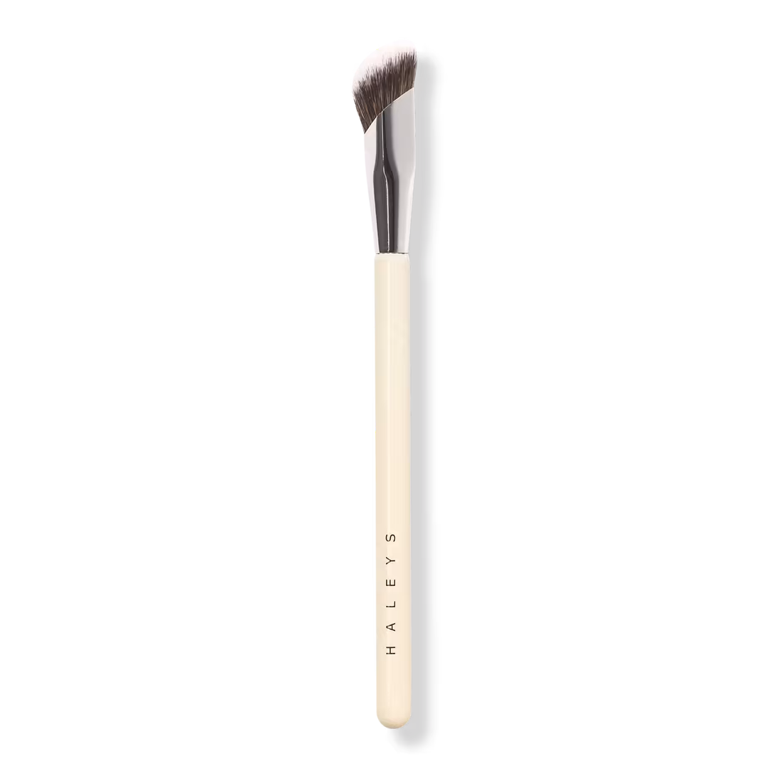 HALEYS Beauty  Seamless Coverage Angled Concealer Brush