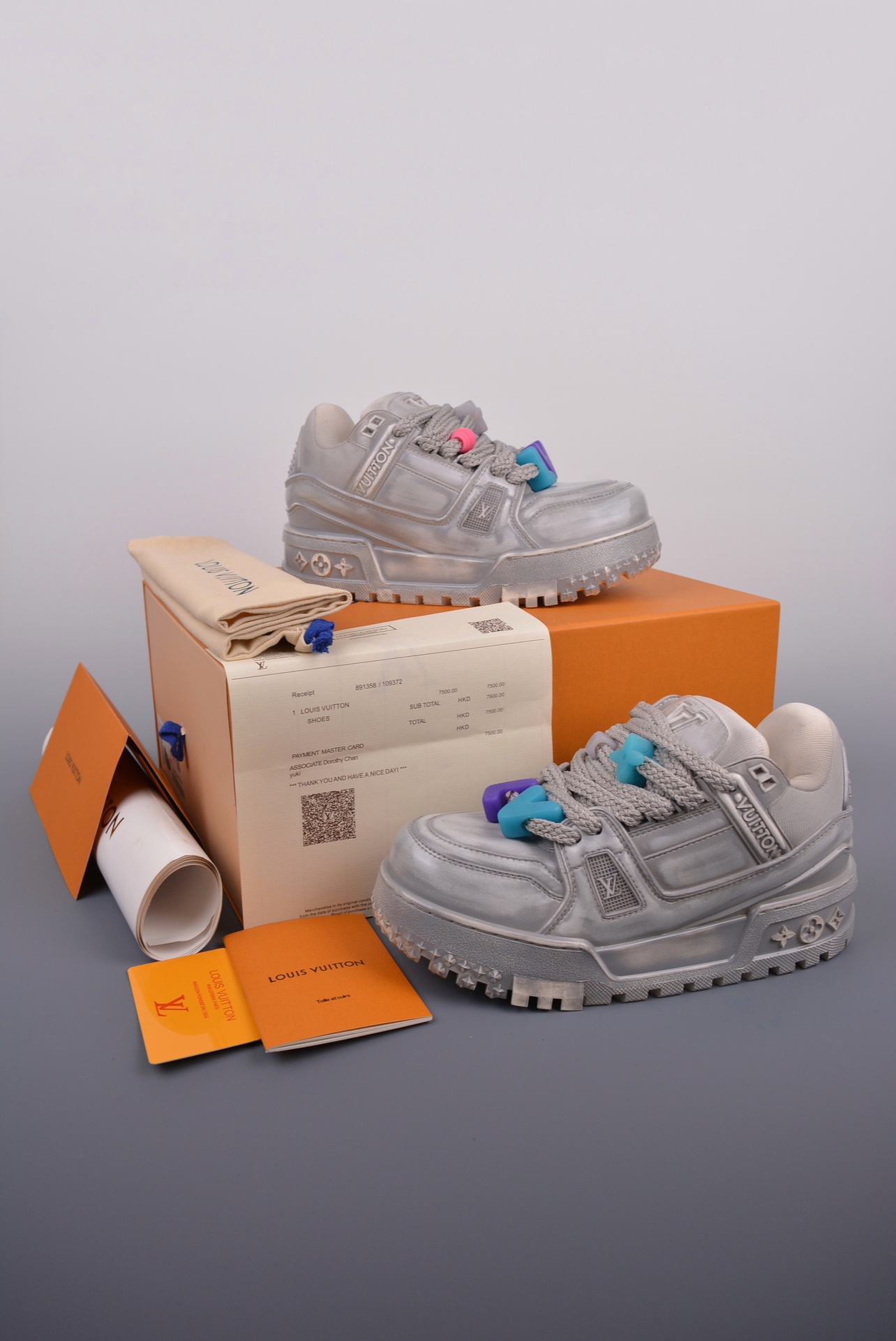 Louis Vuitton Trainer Maxi Sneakers grey dazzle