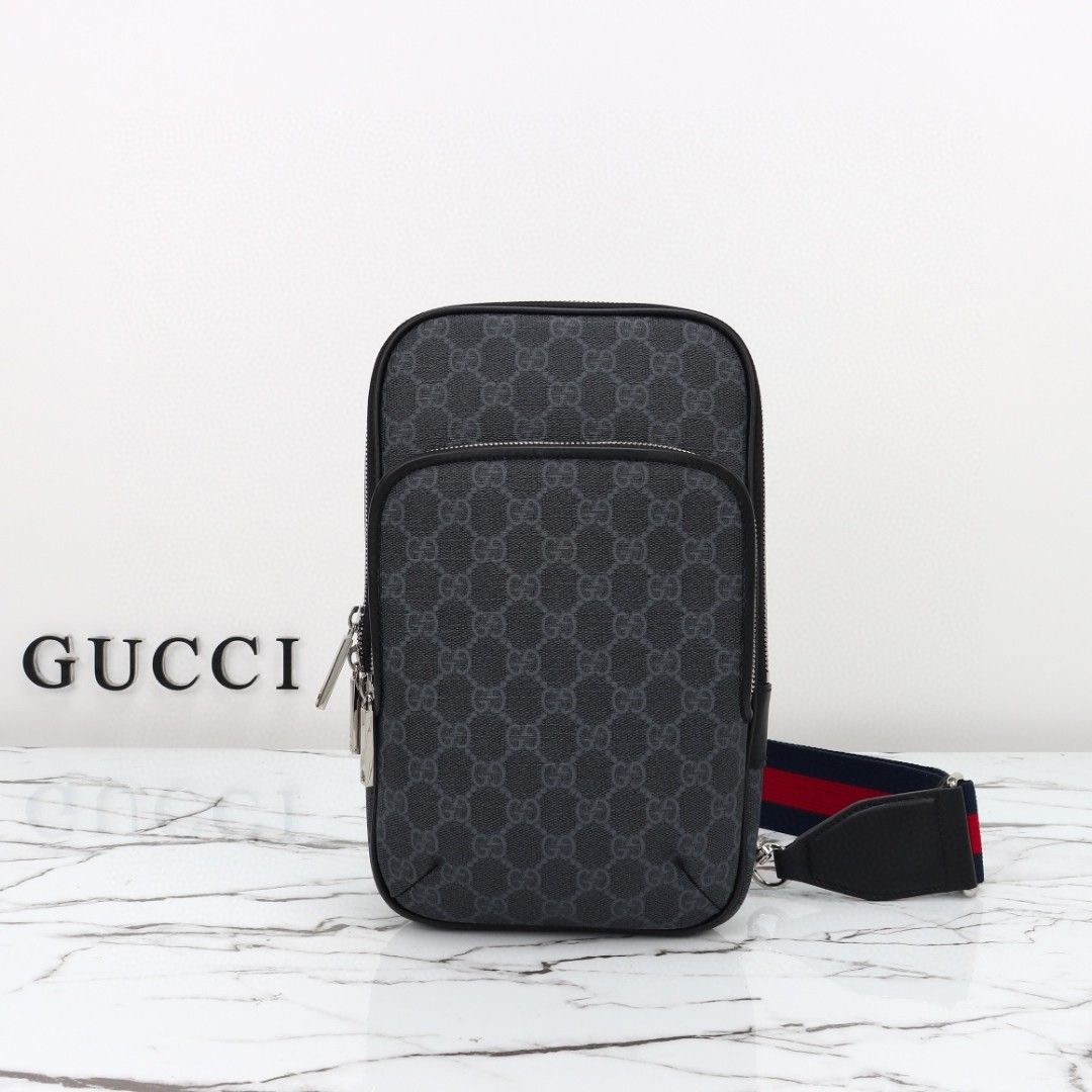Gucci GG Black Small Slingbag in black GG Supreme