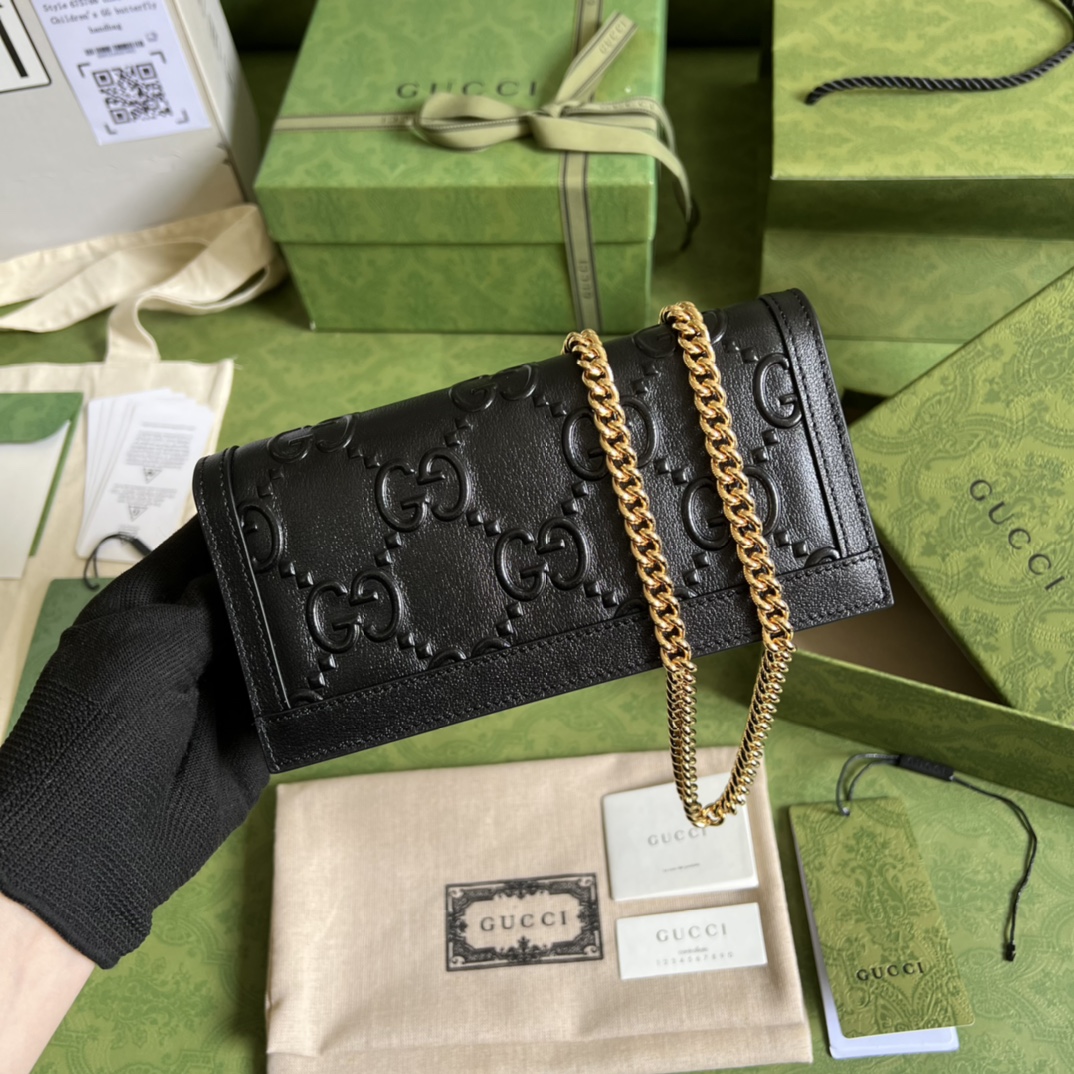 Gucci Leather clutch 676155