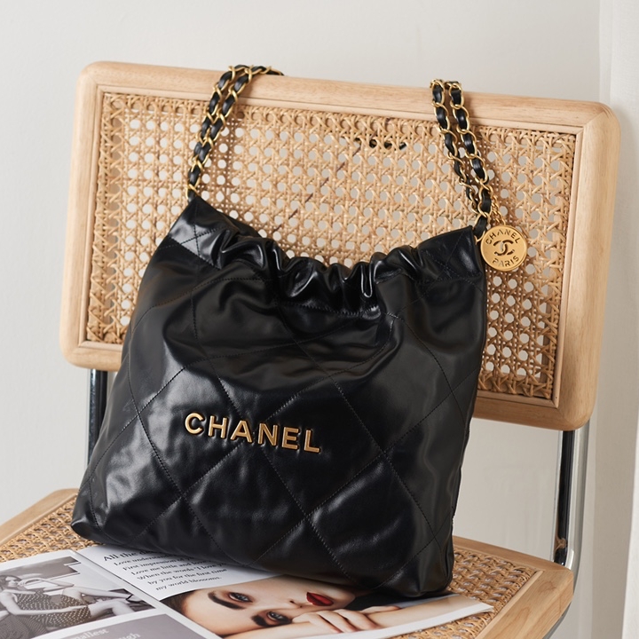 Chanel 22 Handbag Shiny Calfskin & Gold-Tone Black Bag