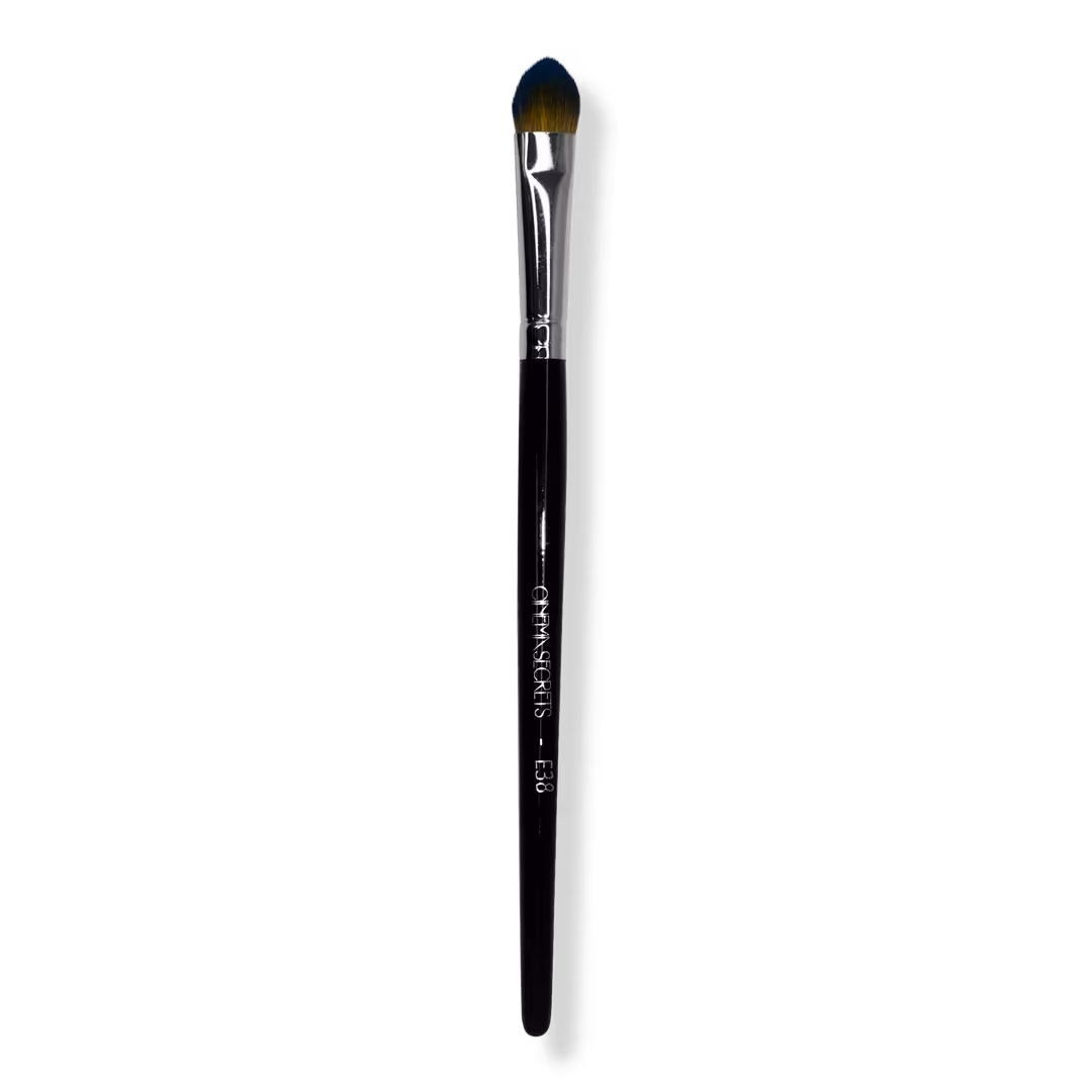 Cinema Secrets  E38 - Pointed Packing Eyeshadow Brush