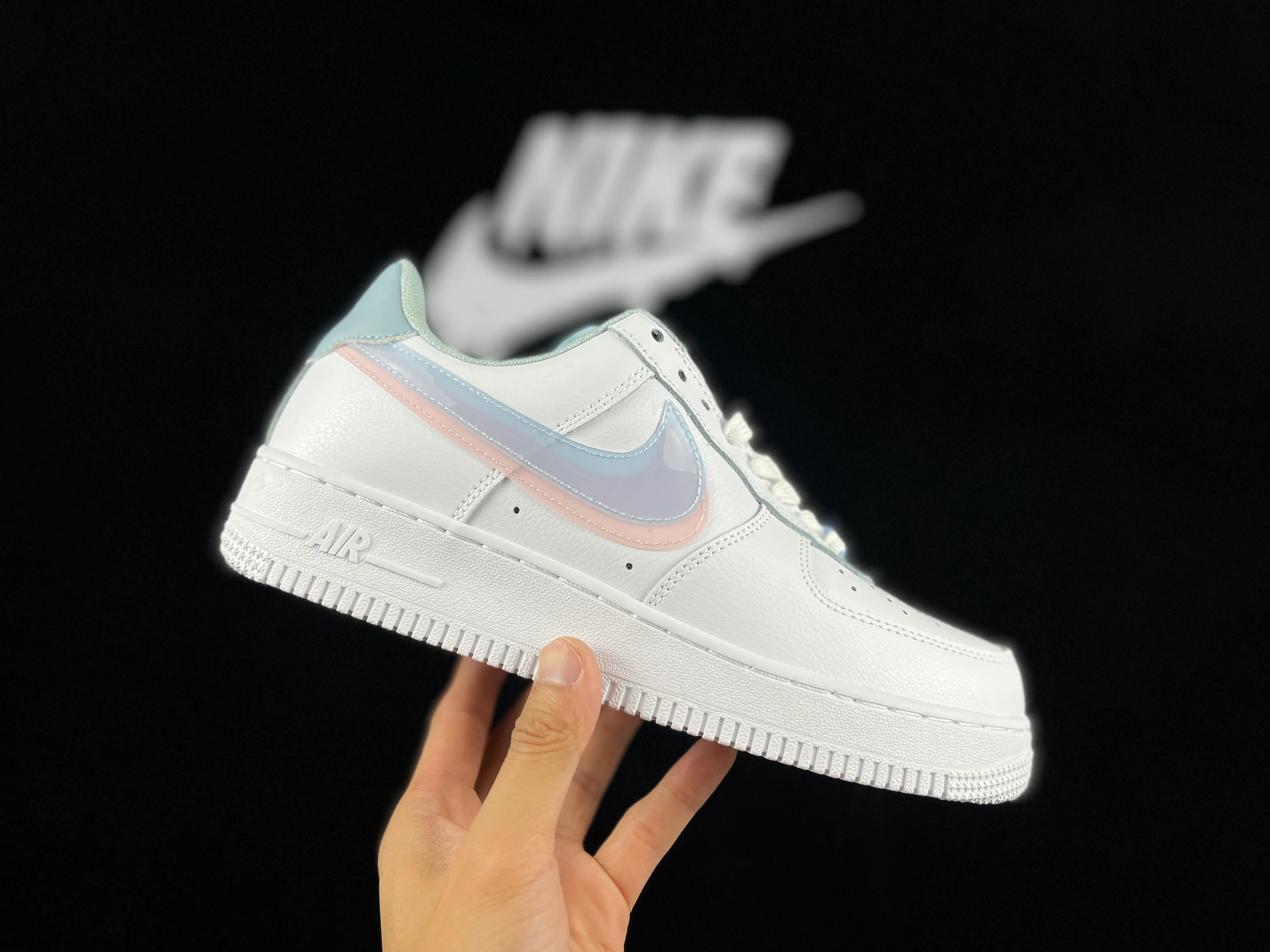 NIKE AIR FORCE 1 