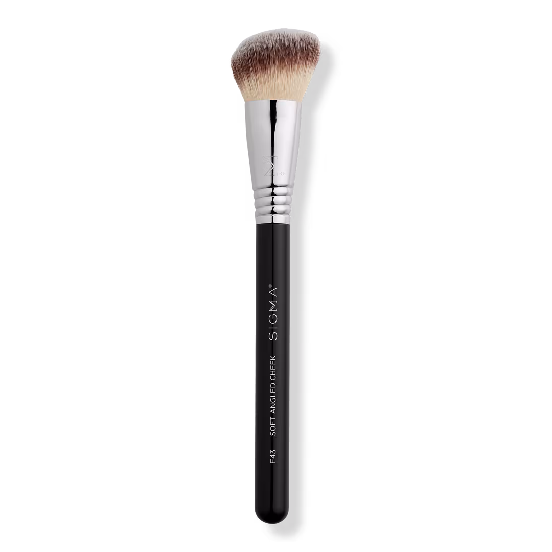 Sigma Beauty  F43 Soft Angled Cheek Brush