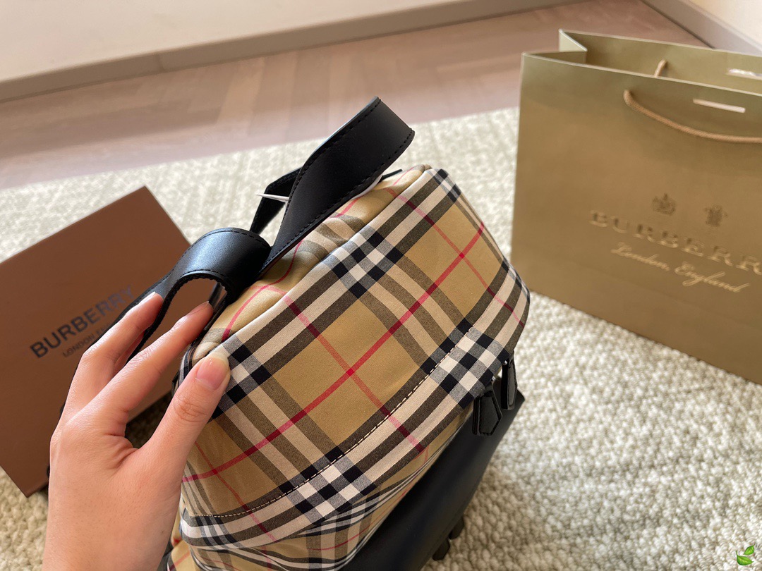 Burberry classic backpack