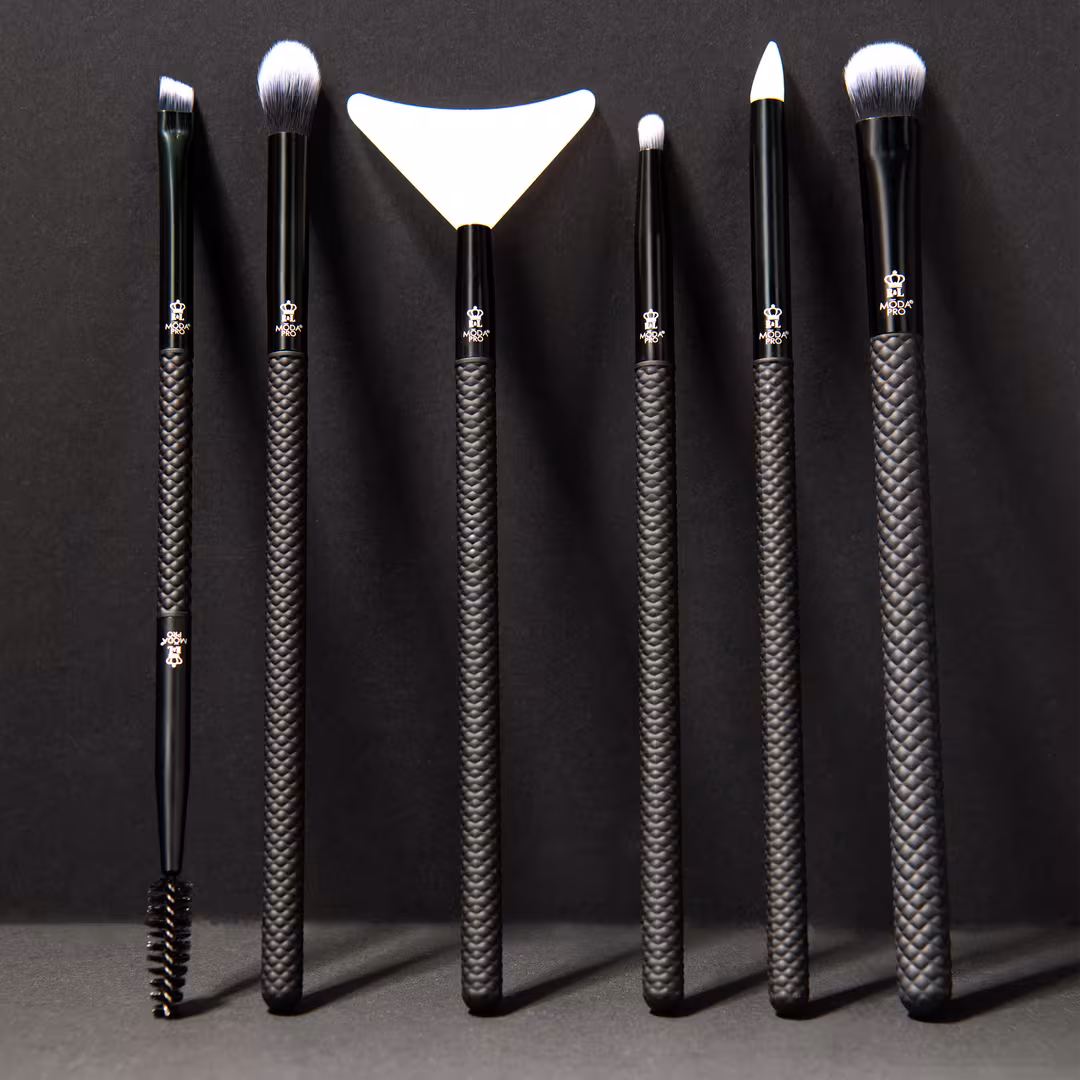 MŌDA  Pro Blend, Glitz, and Guard Makeup Brush Kit