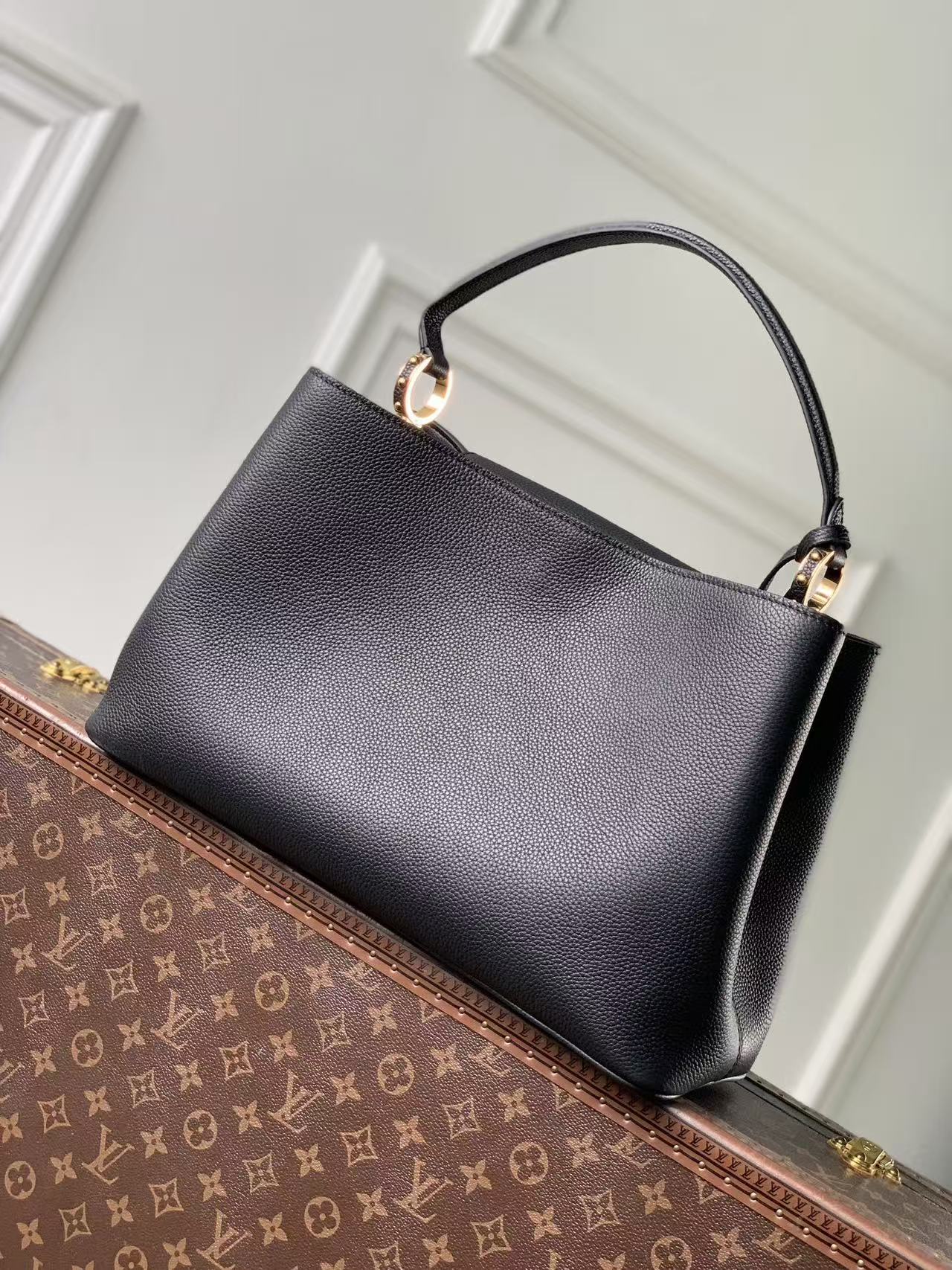 LV New Capucines Handbag