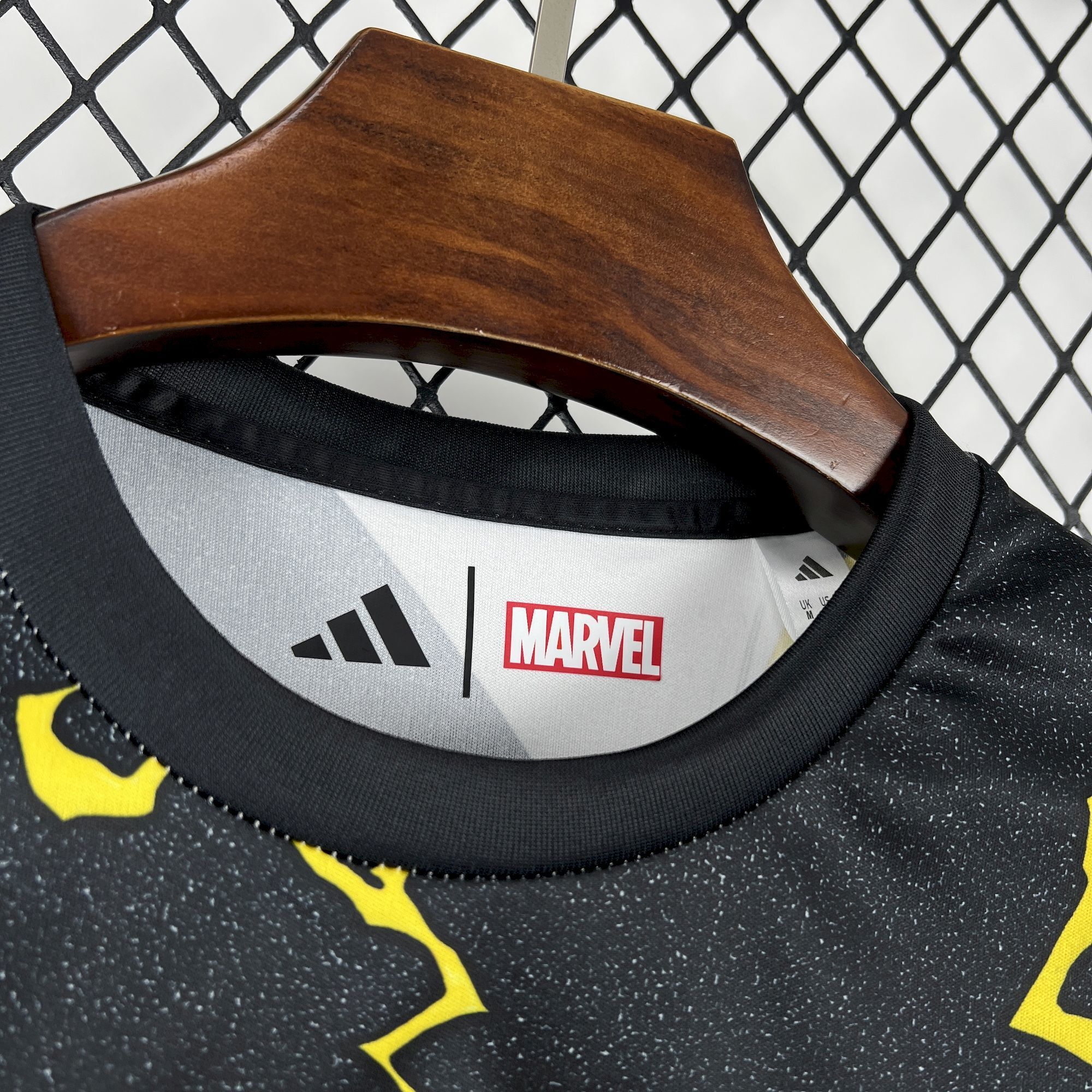 2025/2026 Real Madrid Special Edition Football Shirt （Fan Edition）