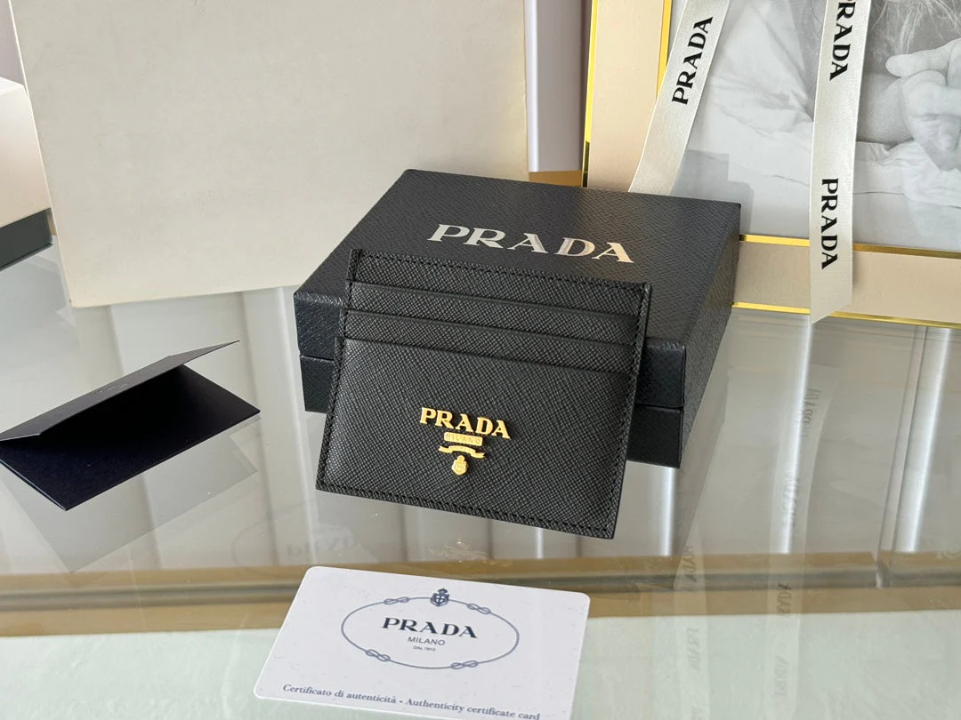 Prada 10 CARD HOLDER IN BLACK CALFSKIN
