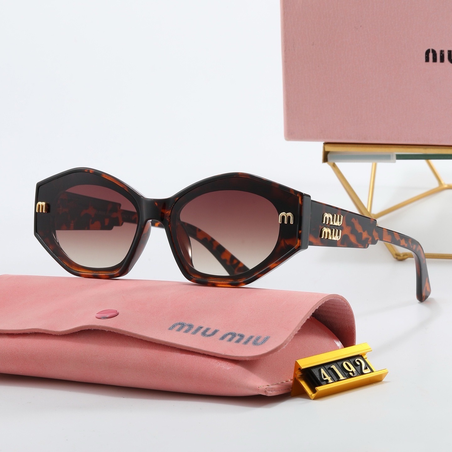 Miu Miu Fashionable Sunglasses