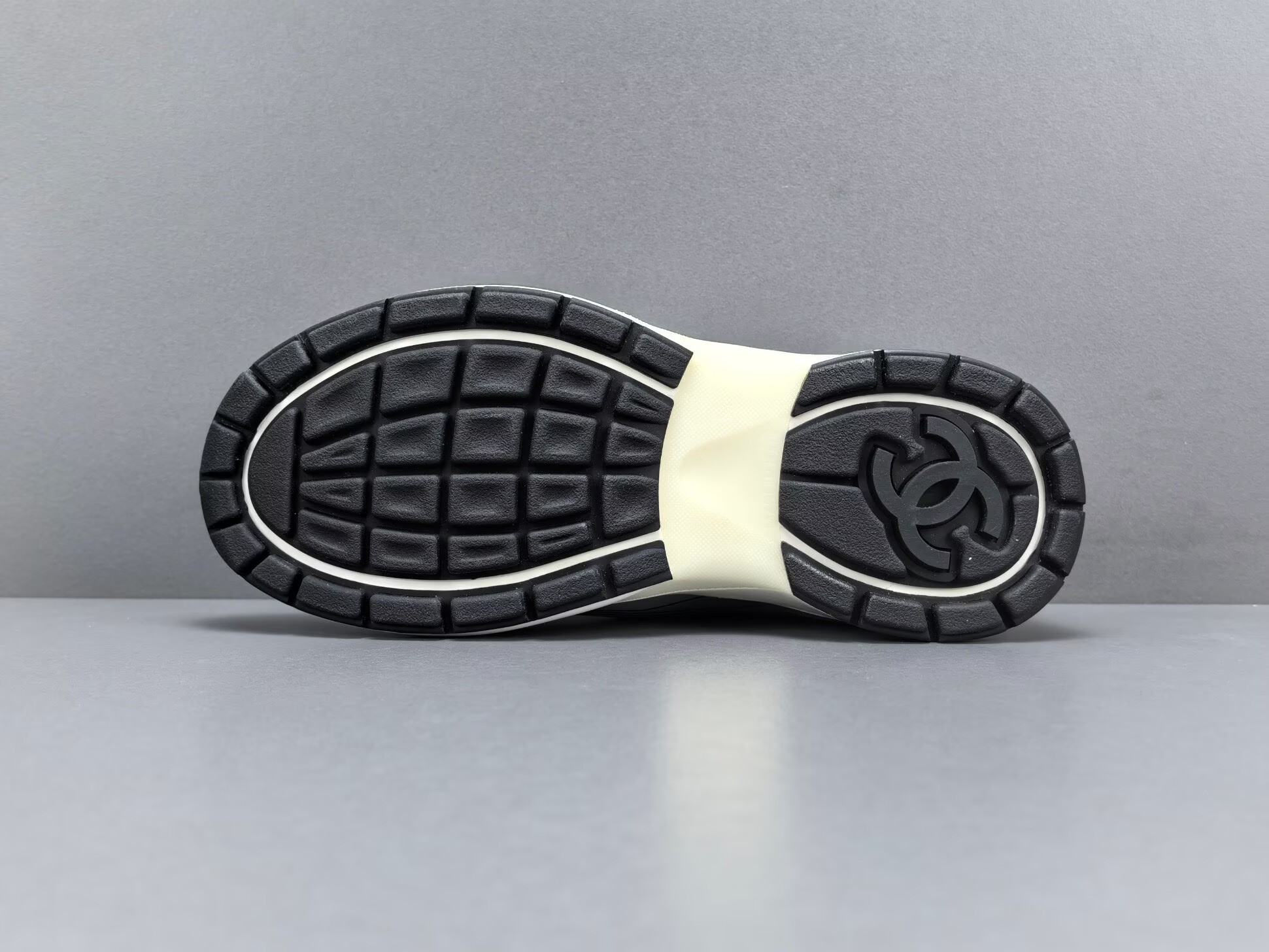 CHNE1 Leather Low Top Sneakers - CCSHOES