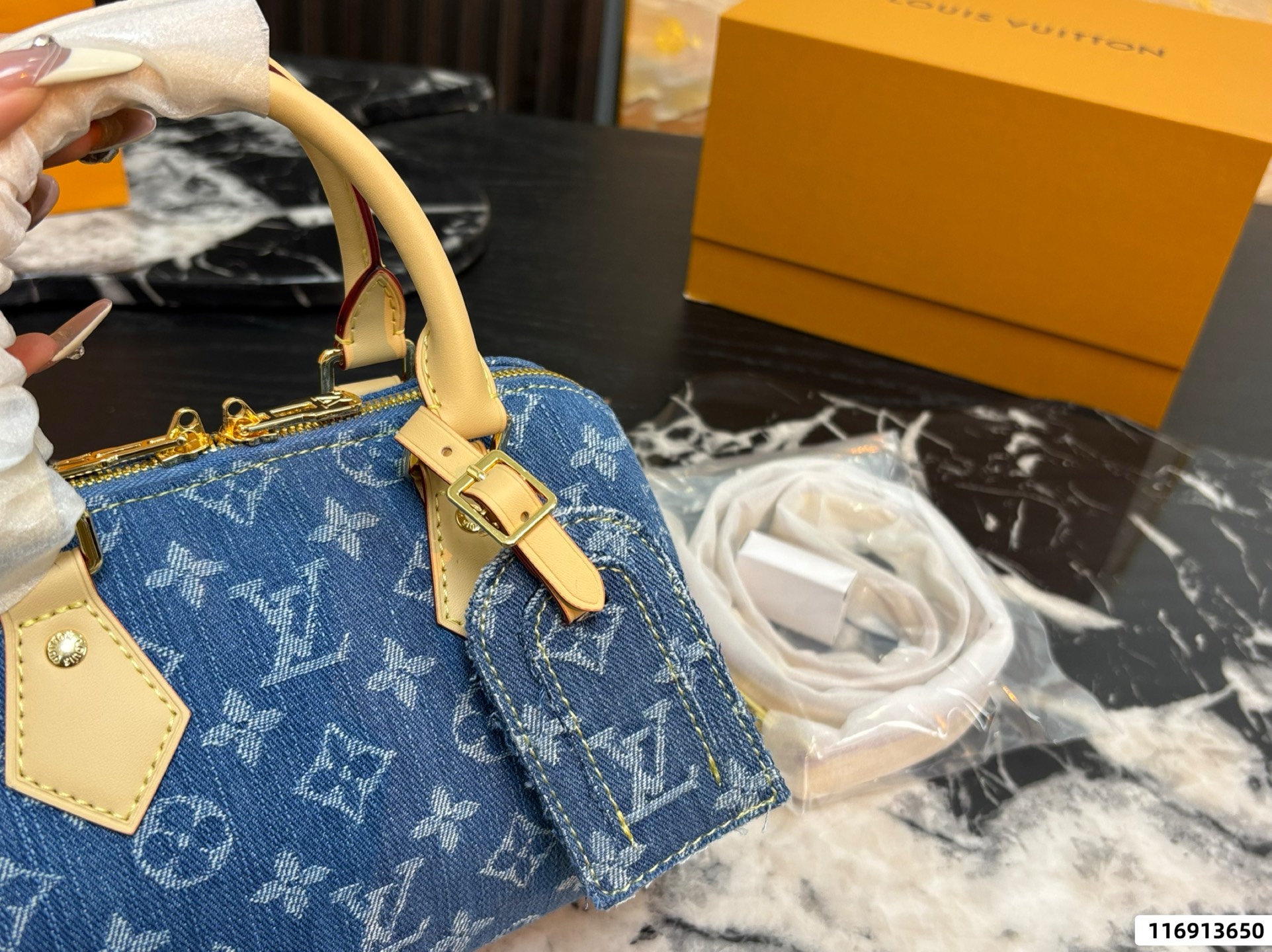 LV Speedy 20 Bag
