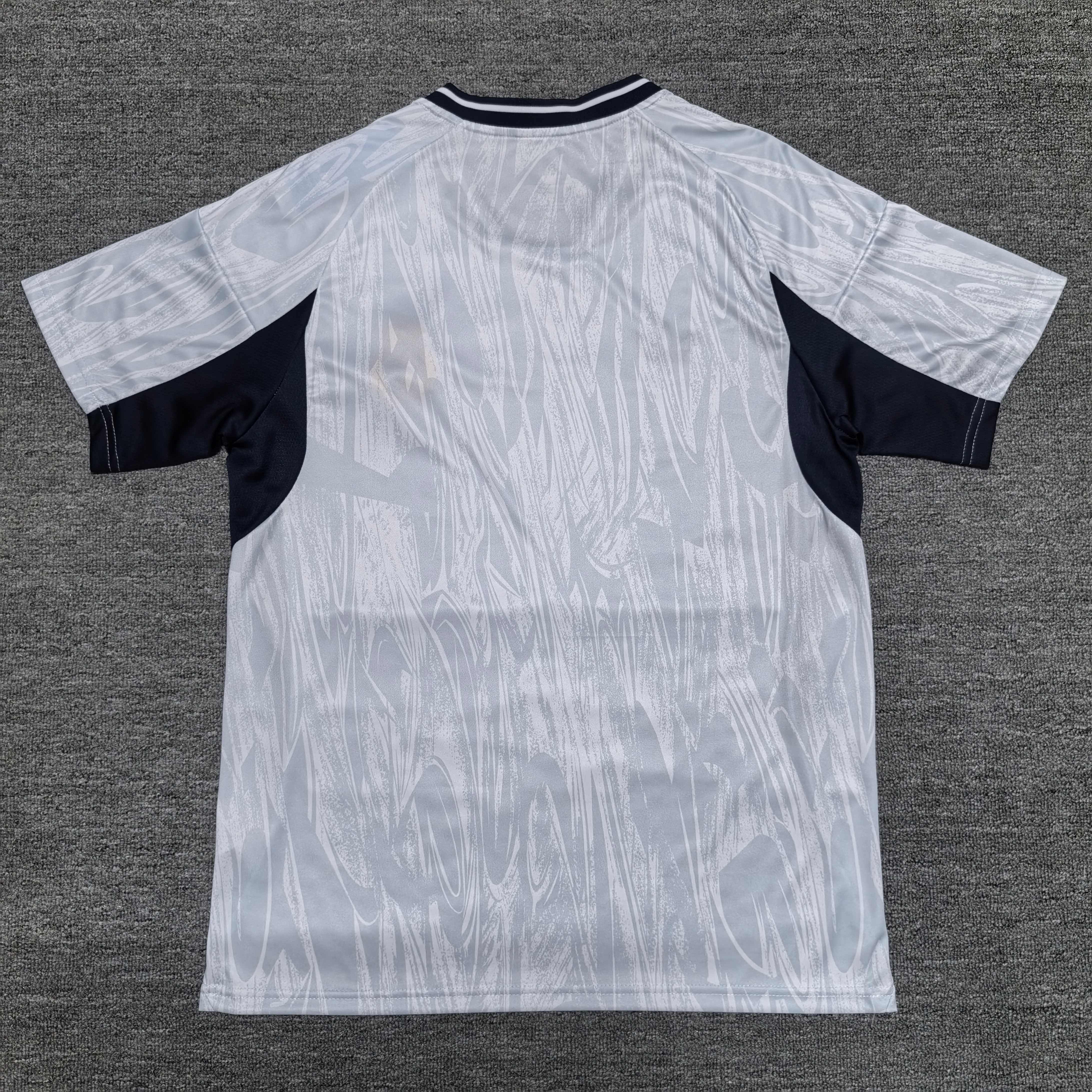 2025/2026 Real Madrid Special Edition Football Shirt （Fan Edition）