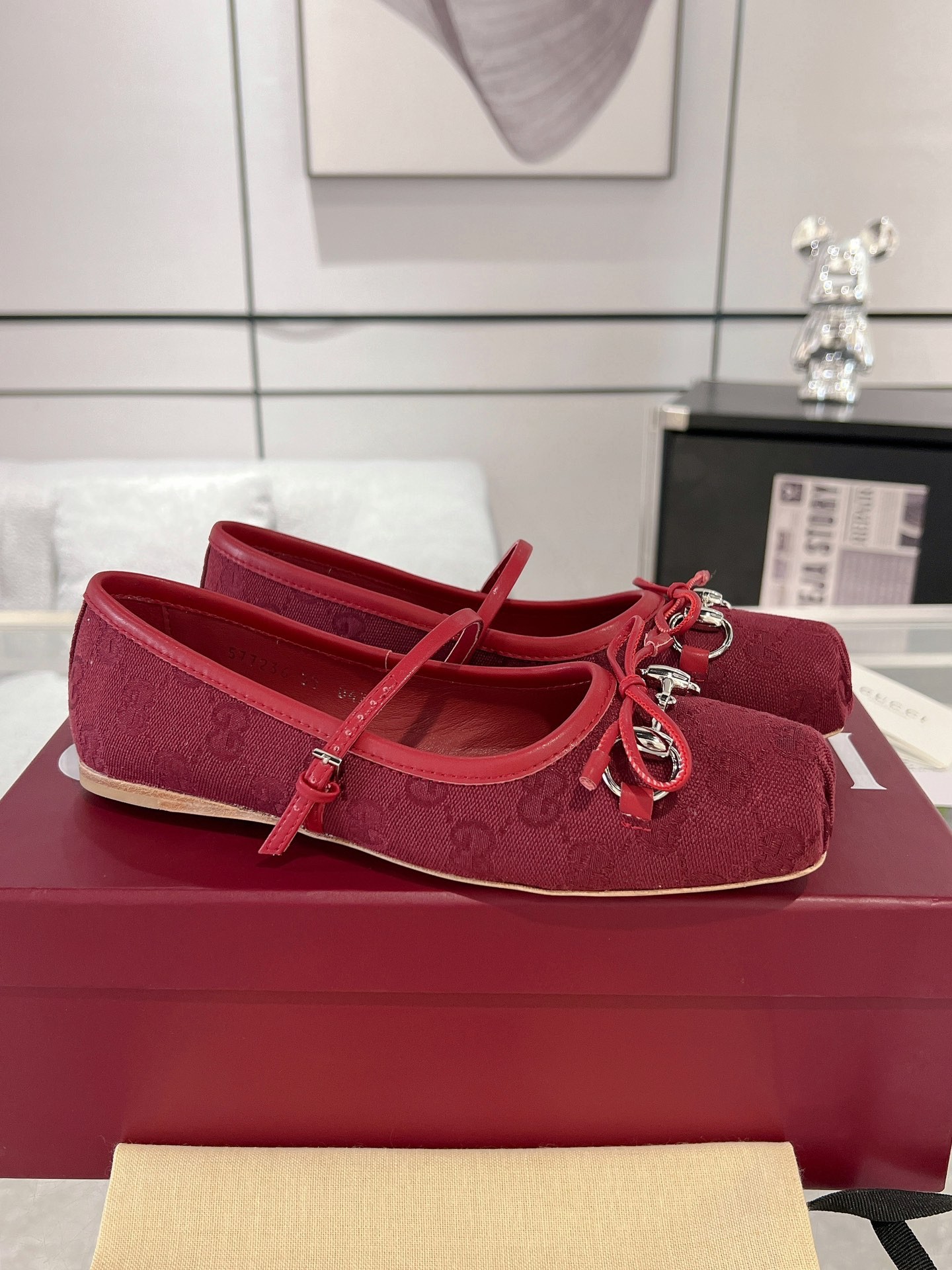 Gucci Ballet shoes with a bow and square toe