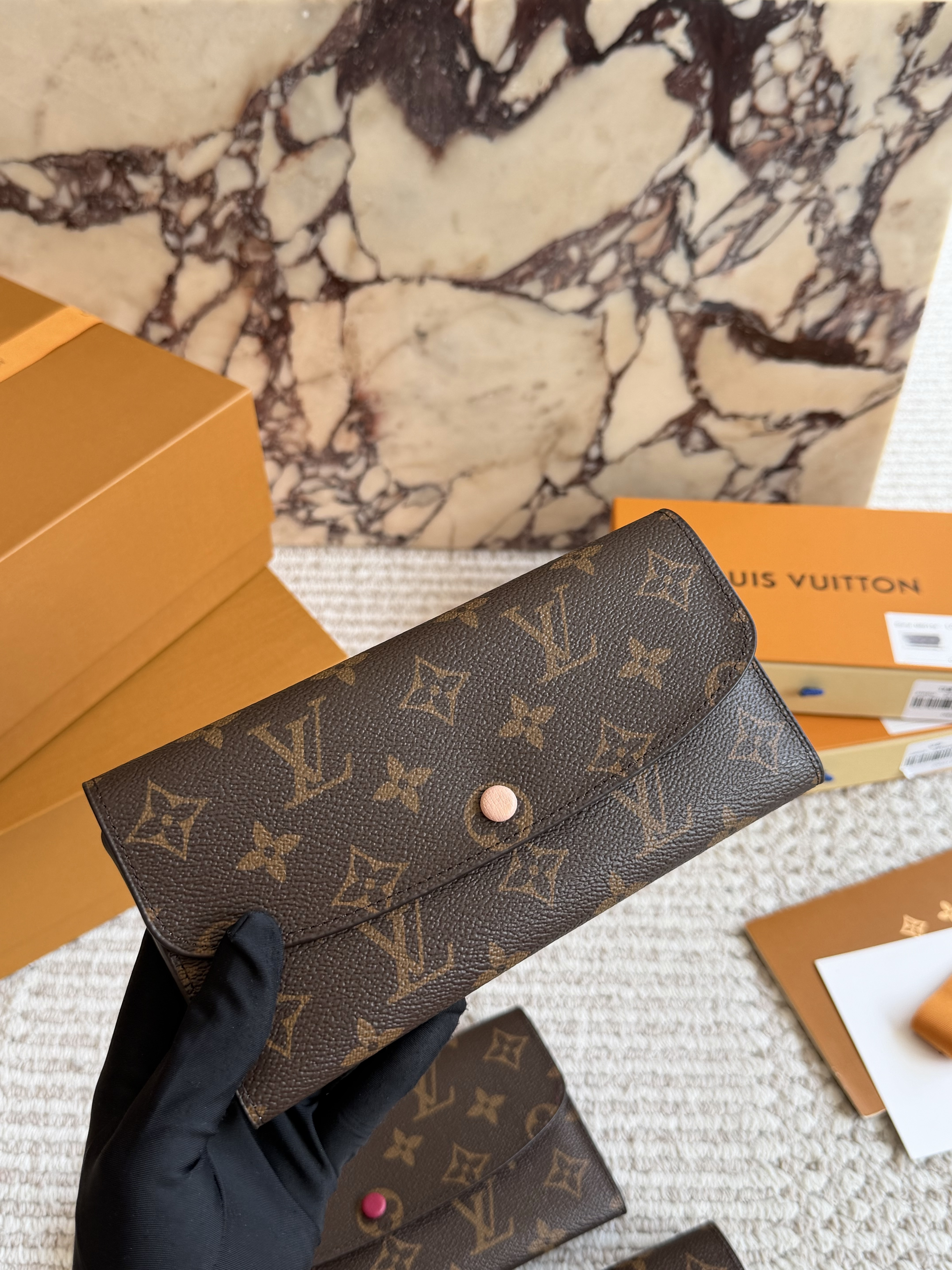 LV practical wallet