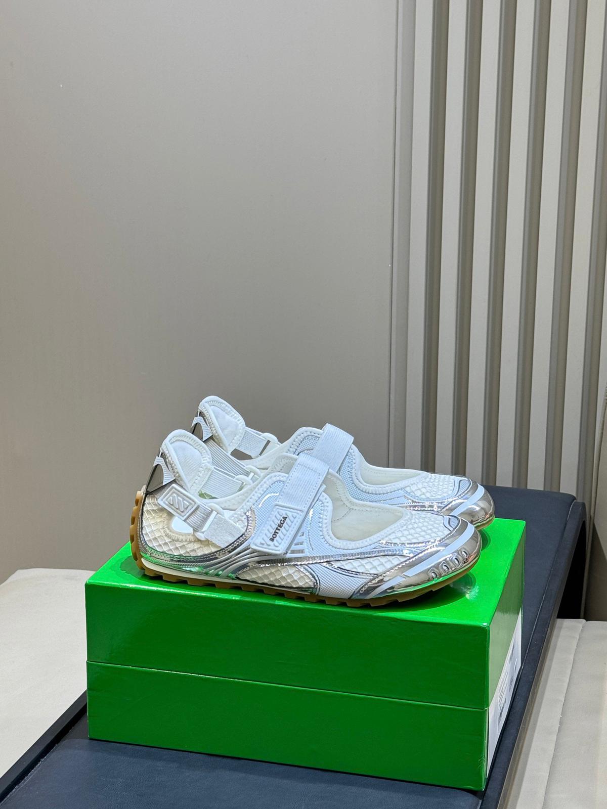 Bottega Veneta 2026 new style sandals