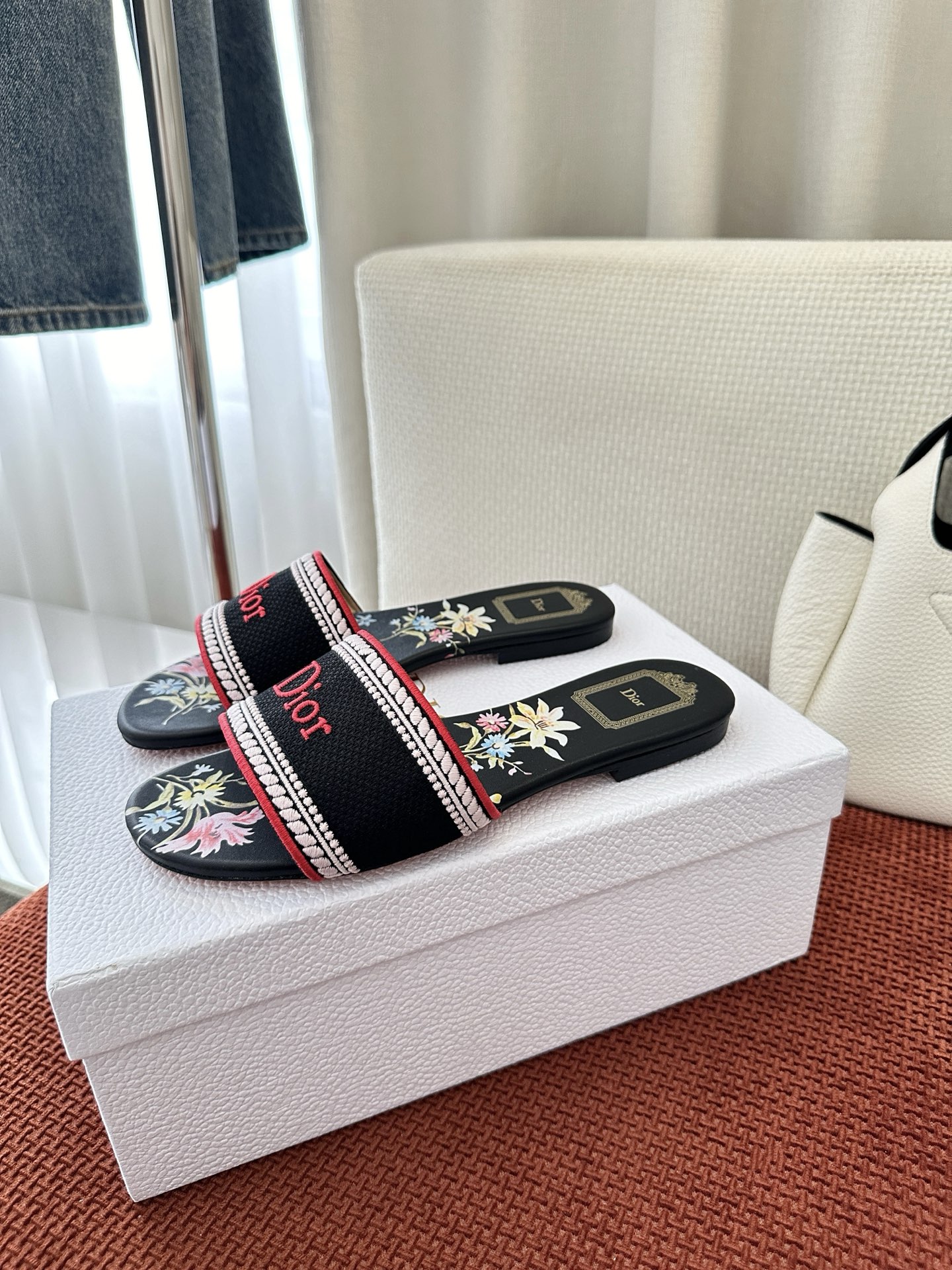 Dior 26ss 𝐃𝐰𝐚𝐲 Flower Series Cotton Embroidered Cool Trailer Black