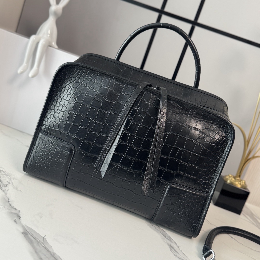 Loewe Amazona 180 Bag Medium Crocodile
