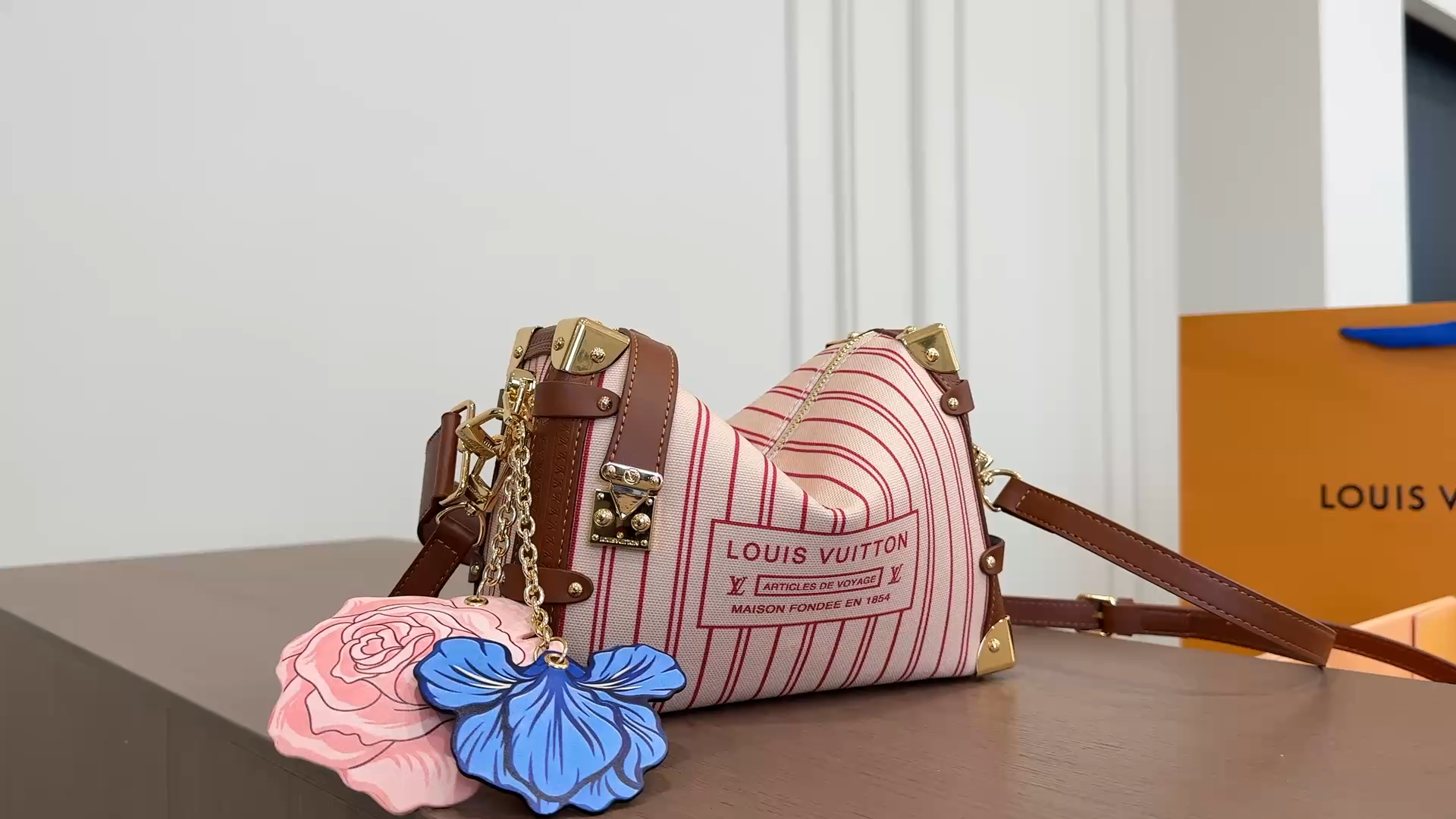 Lv's New Trunk Bag